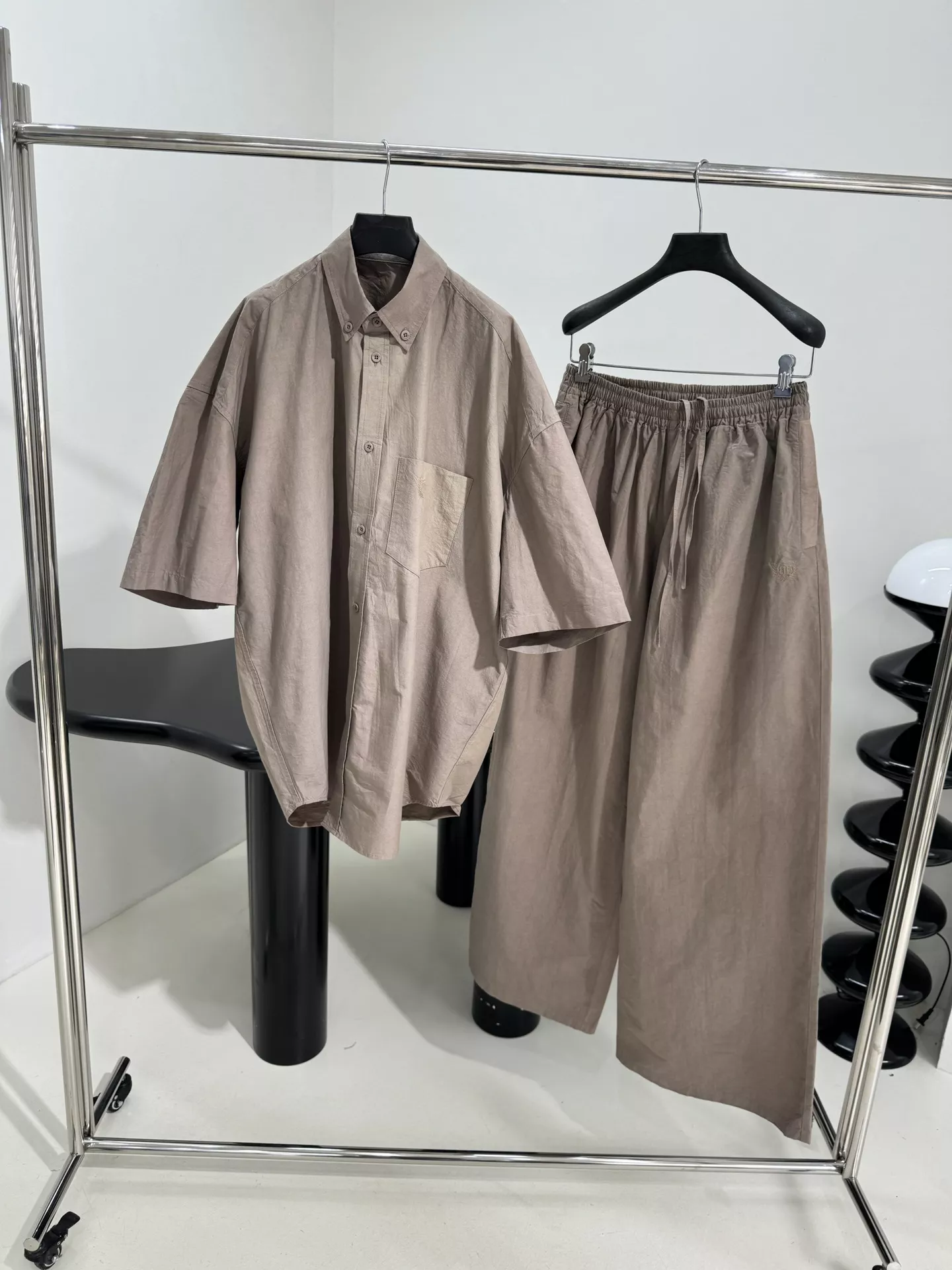 발렌시아가 로렐 클래식 오버핏 셔츠 팬츠 세트 상세 이미지 19