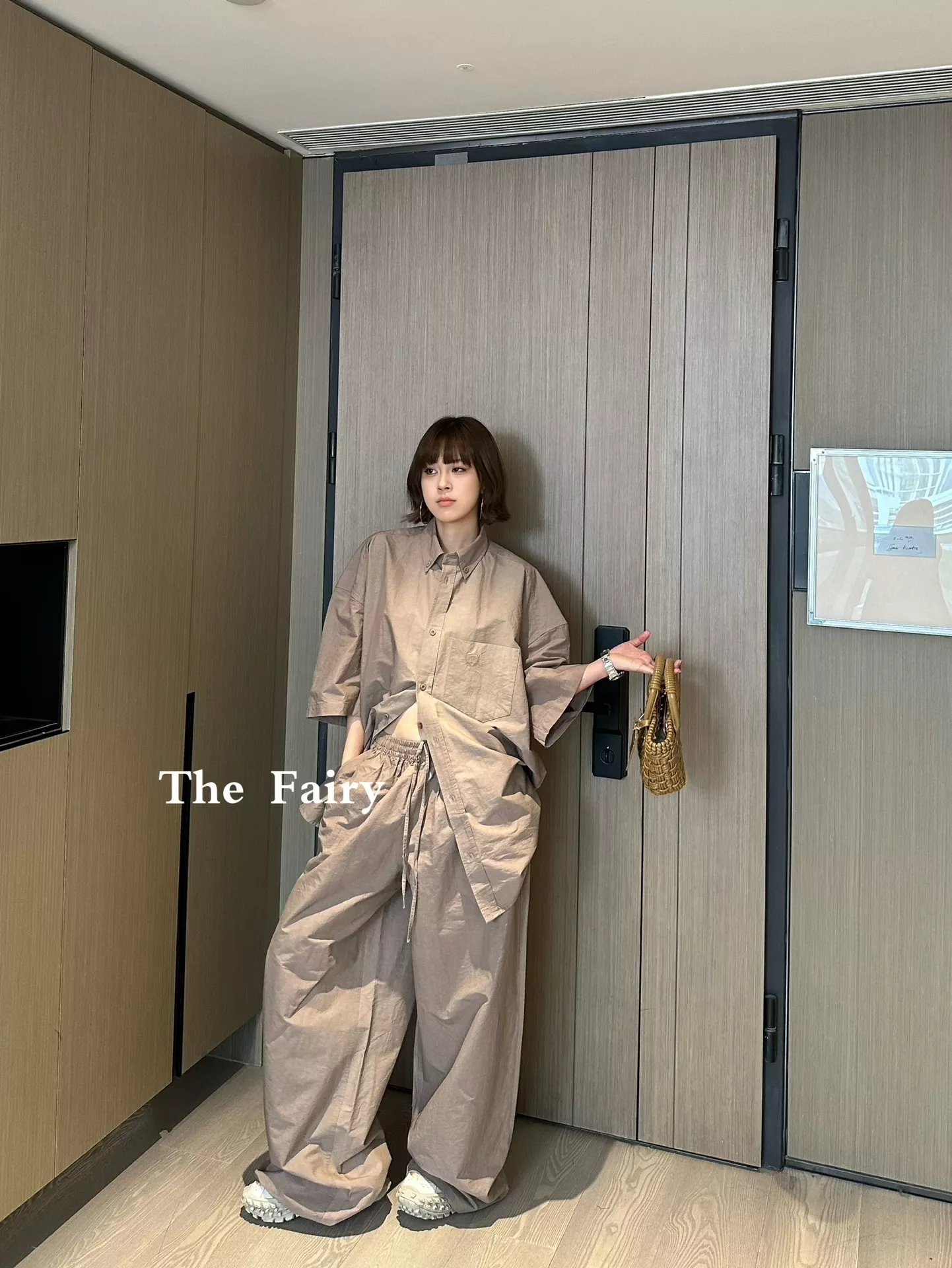 발렌시아가 로렐 클래식 오버핏 셔츠 팬츠 세트 상세 이미지 29