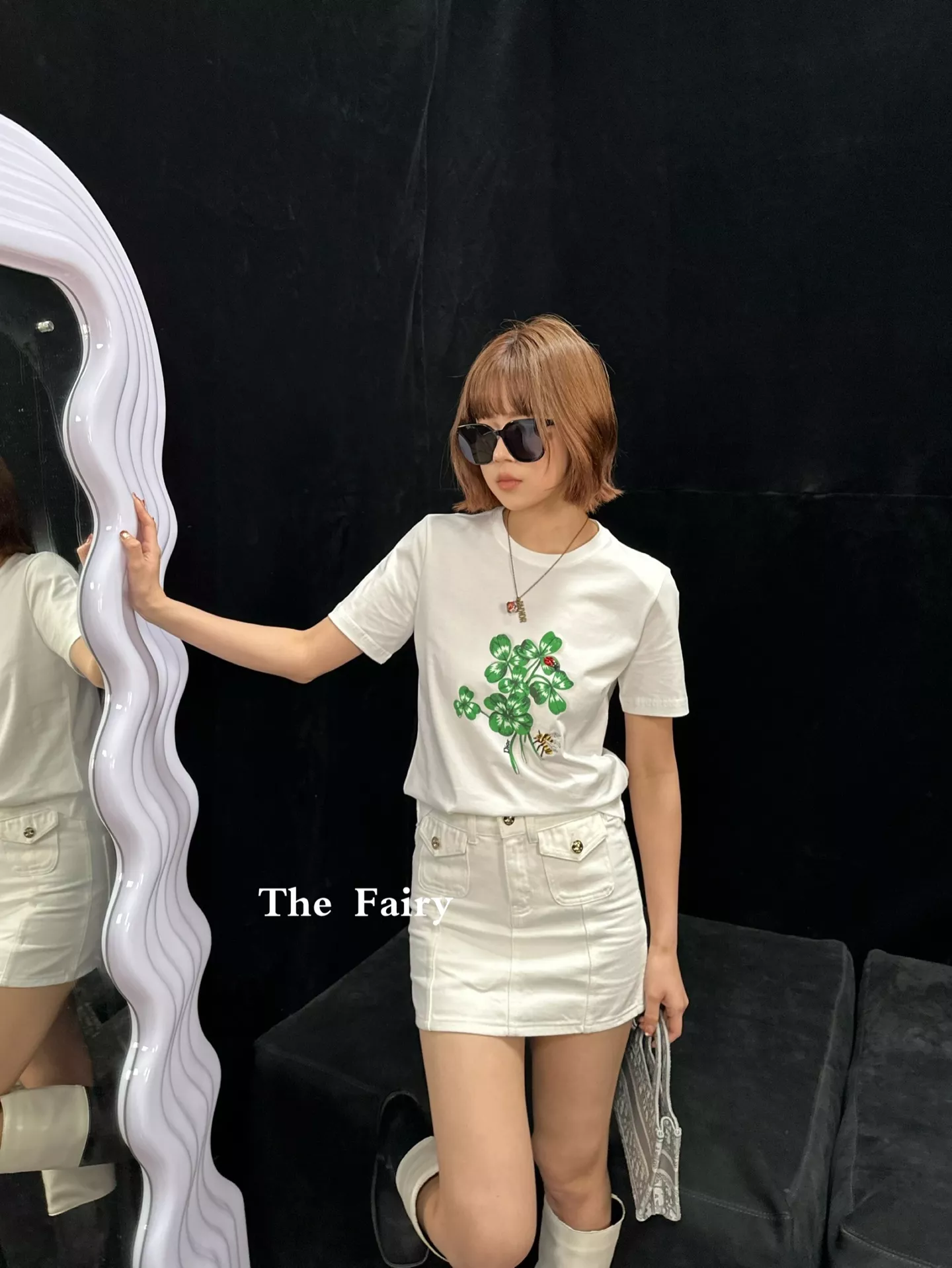 디올 클로버 레이디버그 프린트 티셔츠 상세 이미지 12