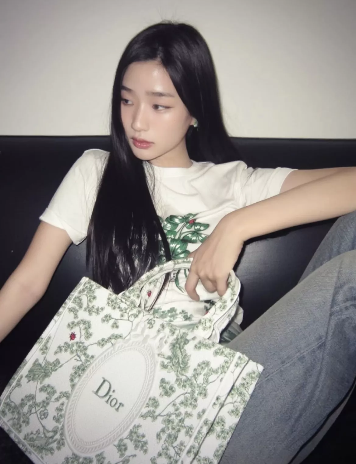 디올 클로버 레이디버그 프린트 티셔츠 상세 이미지 21