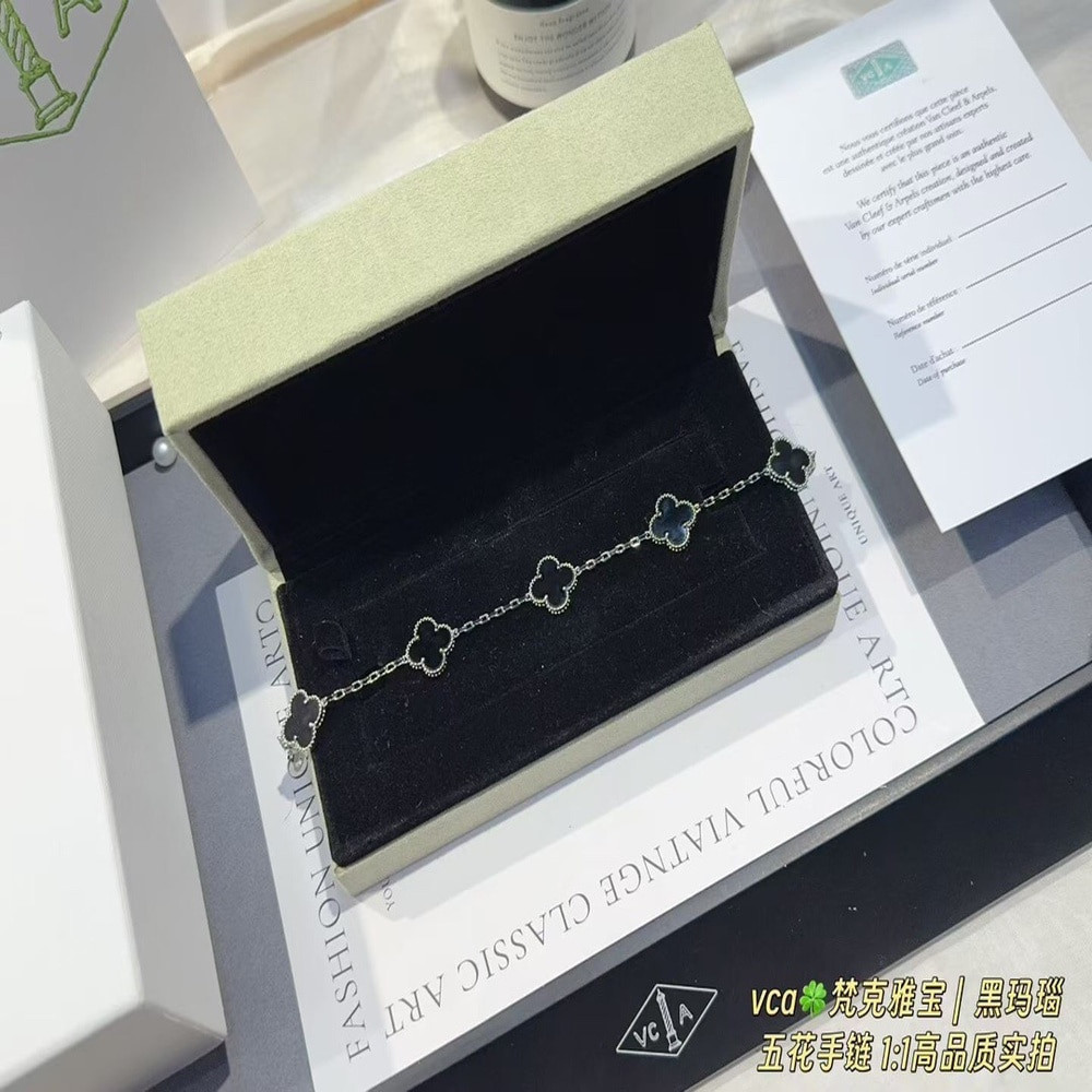 반클리프아펠 빈티지 알함브라 블랙 오닉스 플라워 팔찌