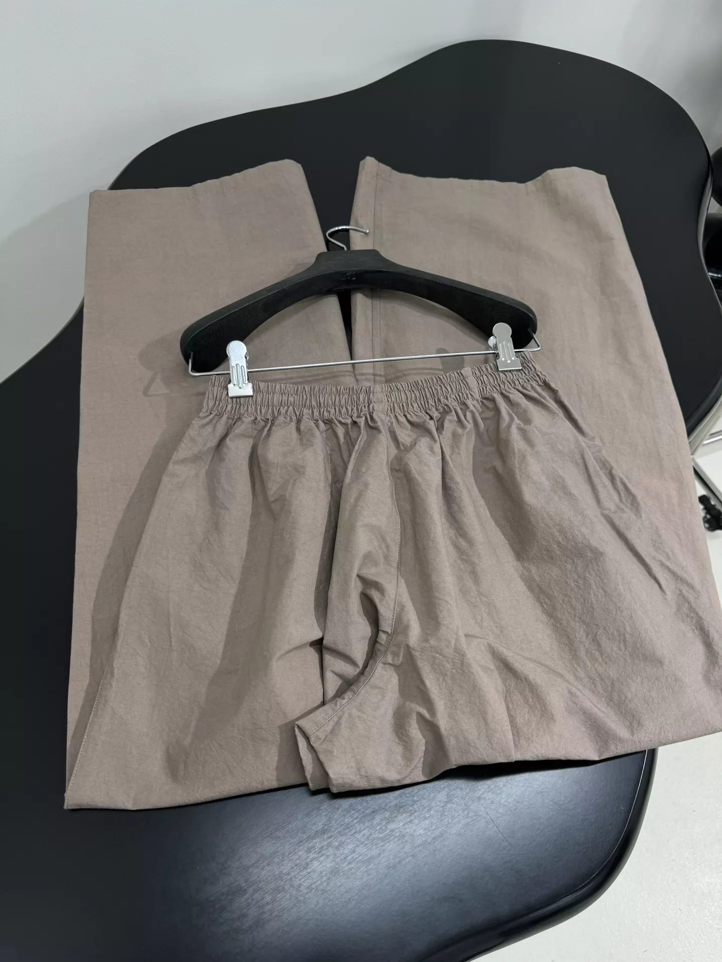 발렌시아가 로렐 클래식 자수 밴딩 팬츠 상세 이미지 8