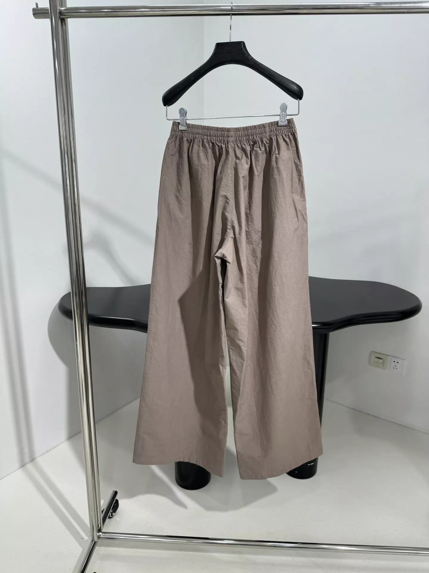 발렌시아가 로렐 클래식 자수 밴딩 팬츠 상세 이미지 3