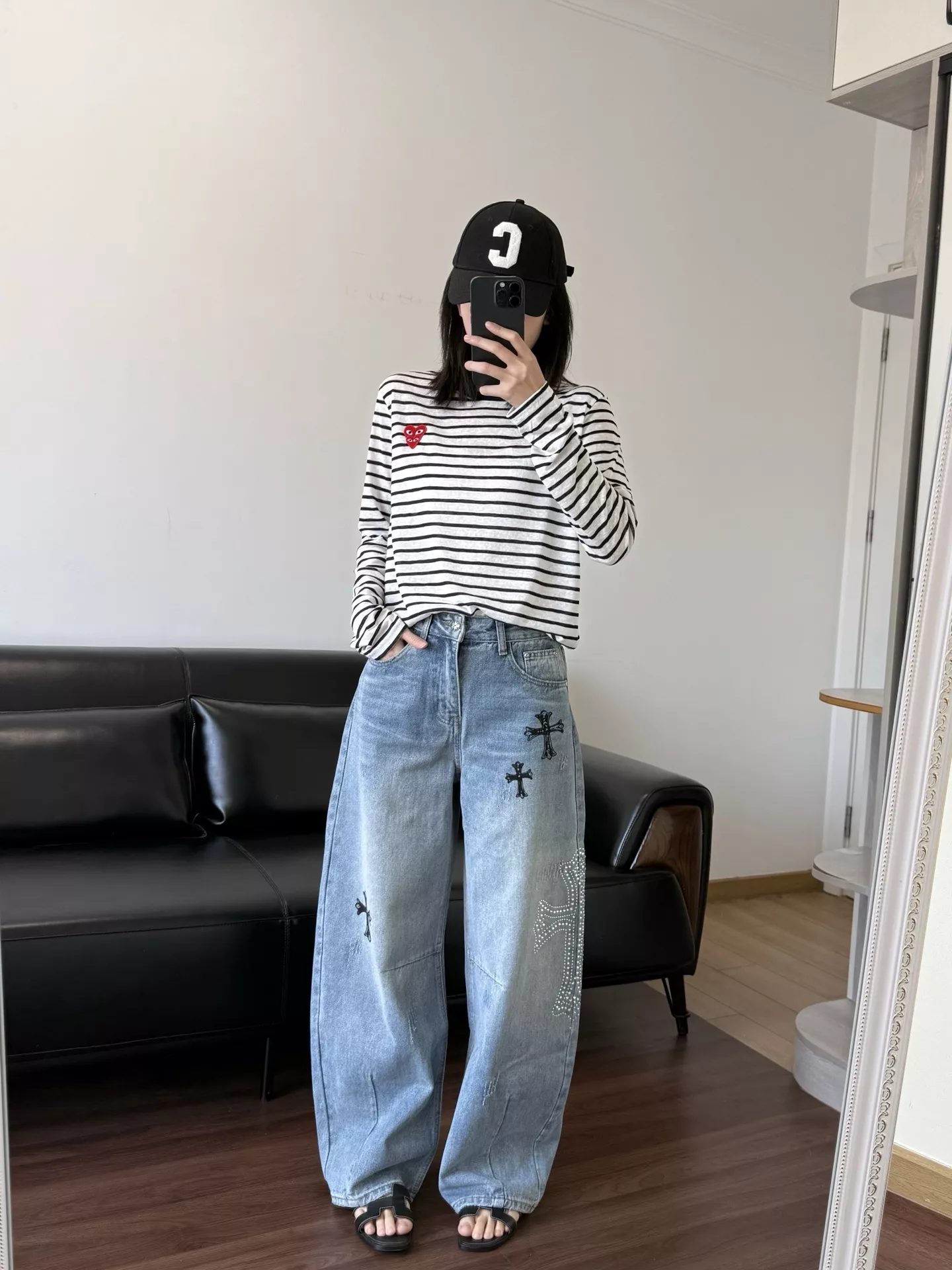 크롬하츠 와이드 핏 스톤 장식 데님 팬츠 상세 이미지 31