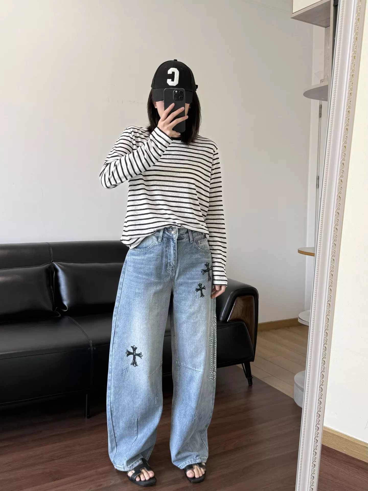 크롬하츠 와이드 핏 스톤 장식 데님 팬츠 상세 이미지 32