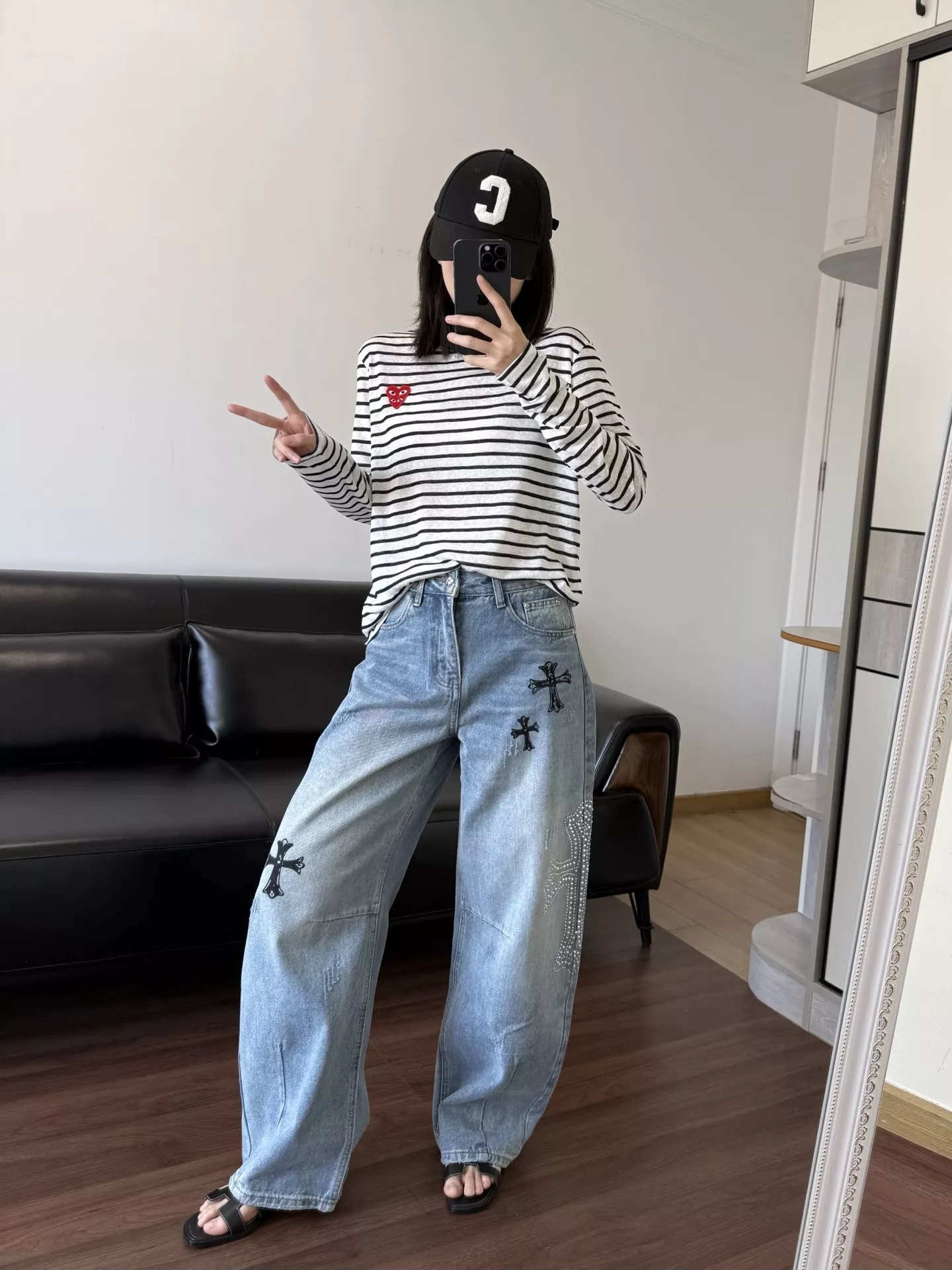 크롬하츠 와이드 핏 스톤 장식 데님 팬츠 상세 이미지 35