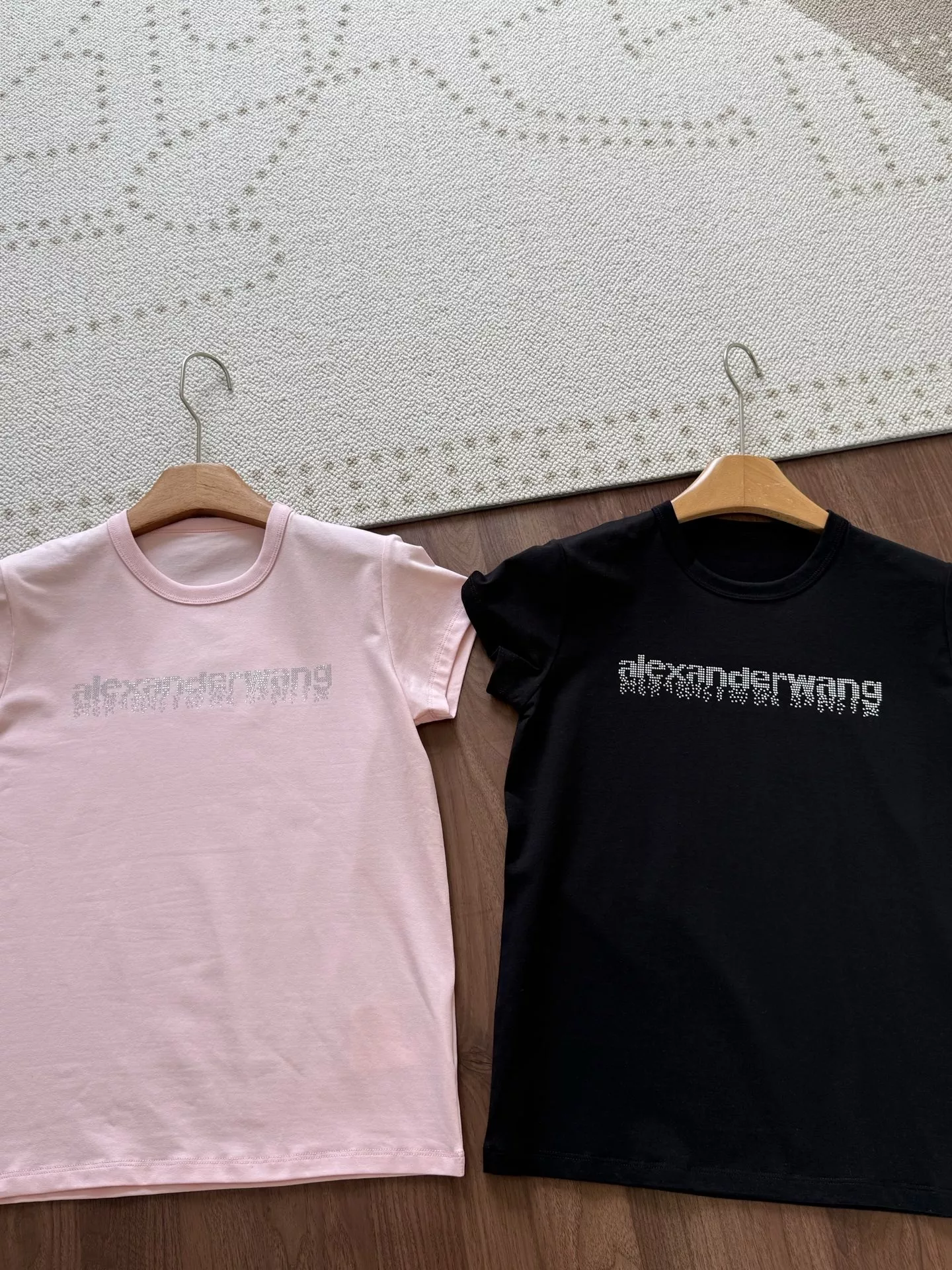 알렉산더왕 큐빅 로고 슬림 반소매 티셔츠 상세 이미지 11