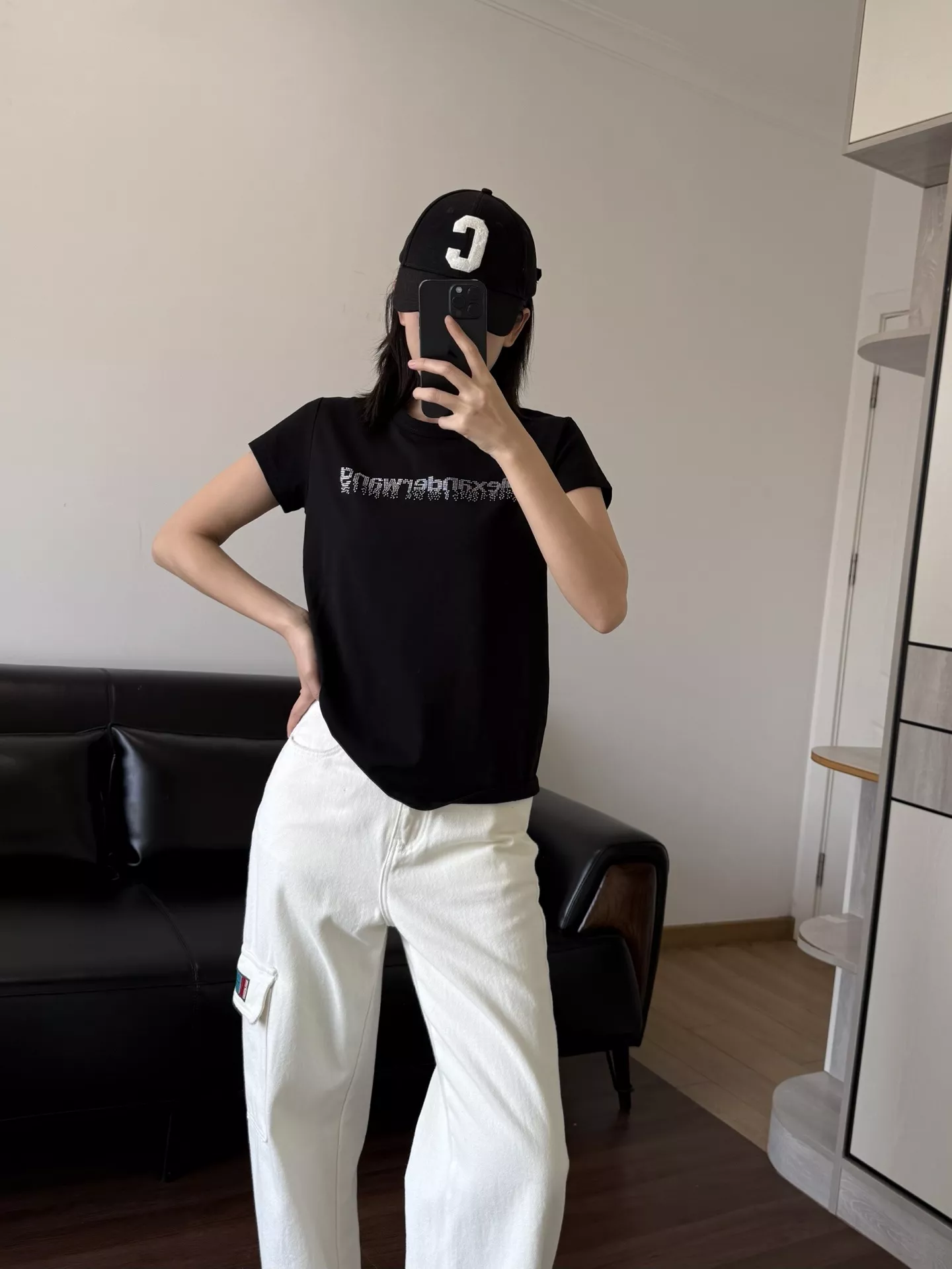 알렉산더왕 큐빅 로고 슬림 반소매 티셔츠 상세 이미지 39