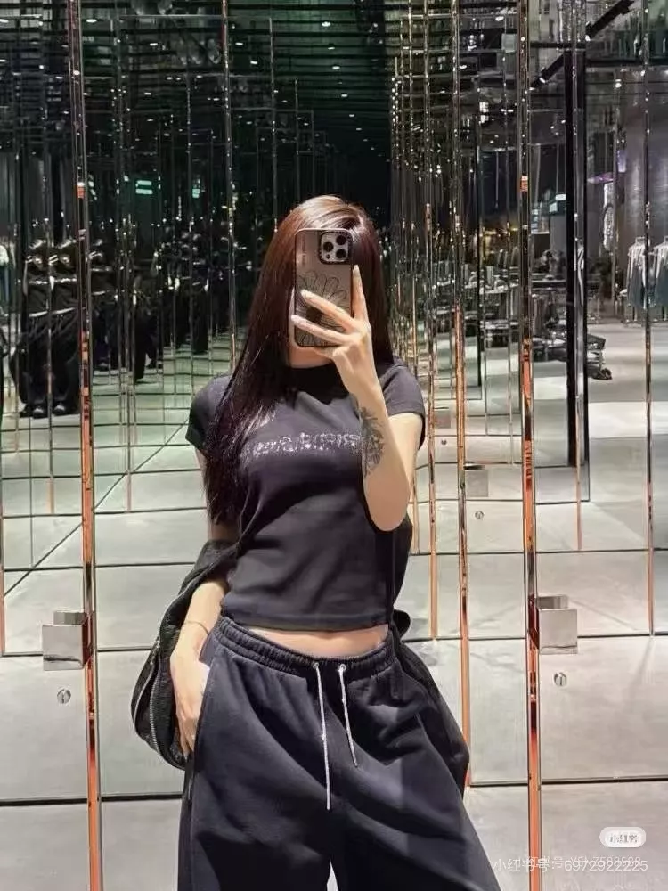 알렉산더왕 큐빅 로고 슬림 반소매 티셔츠 상세 이미지 47