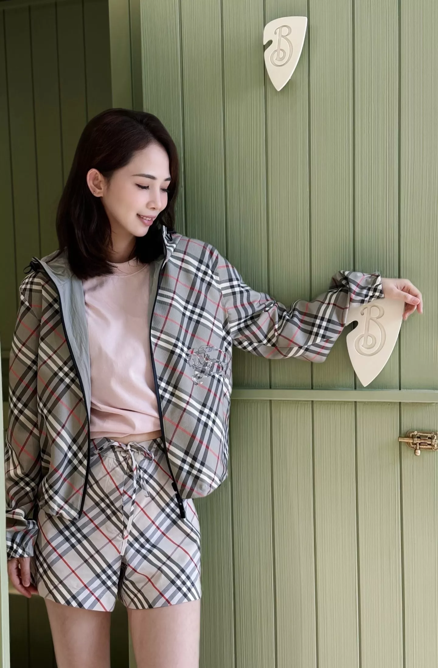 버버리 양면 후드 아우터 상세 이미지 11