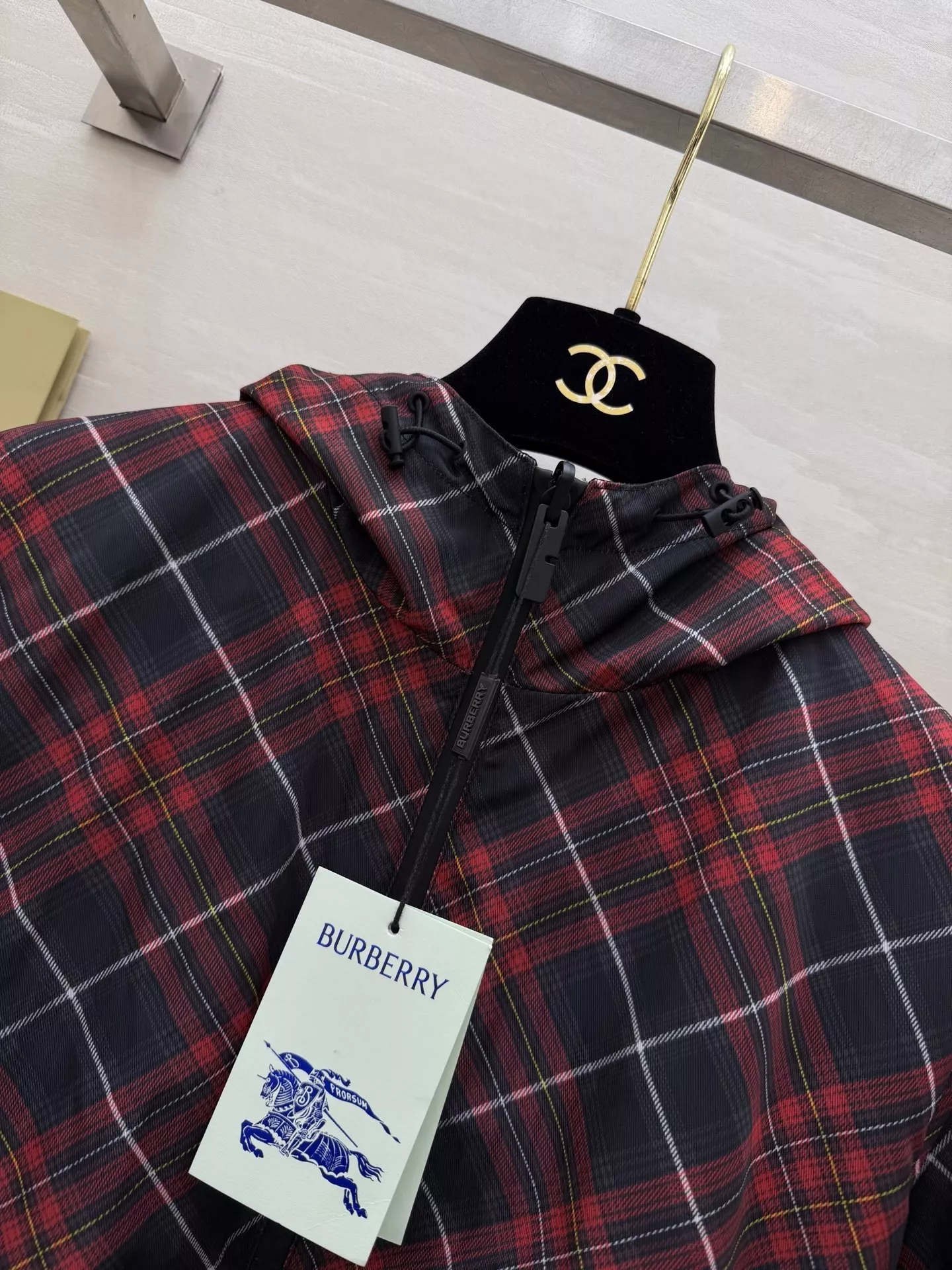 버버리 양면 후드 아우터 상세 이미지 20