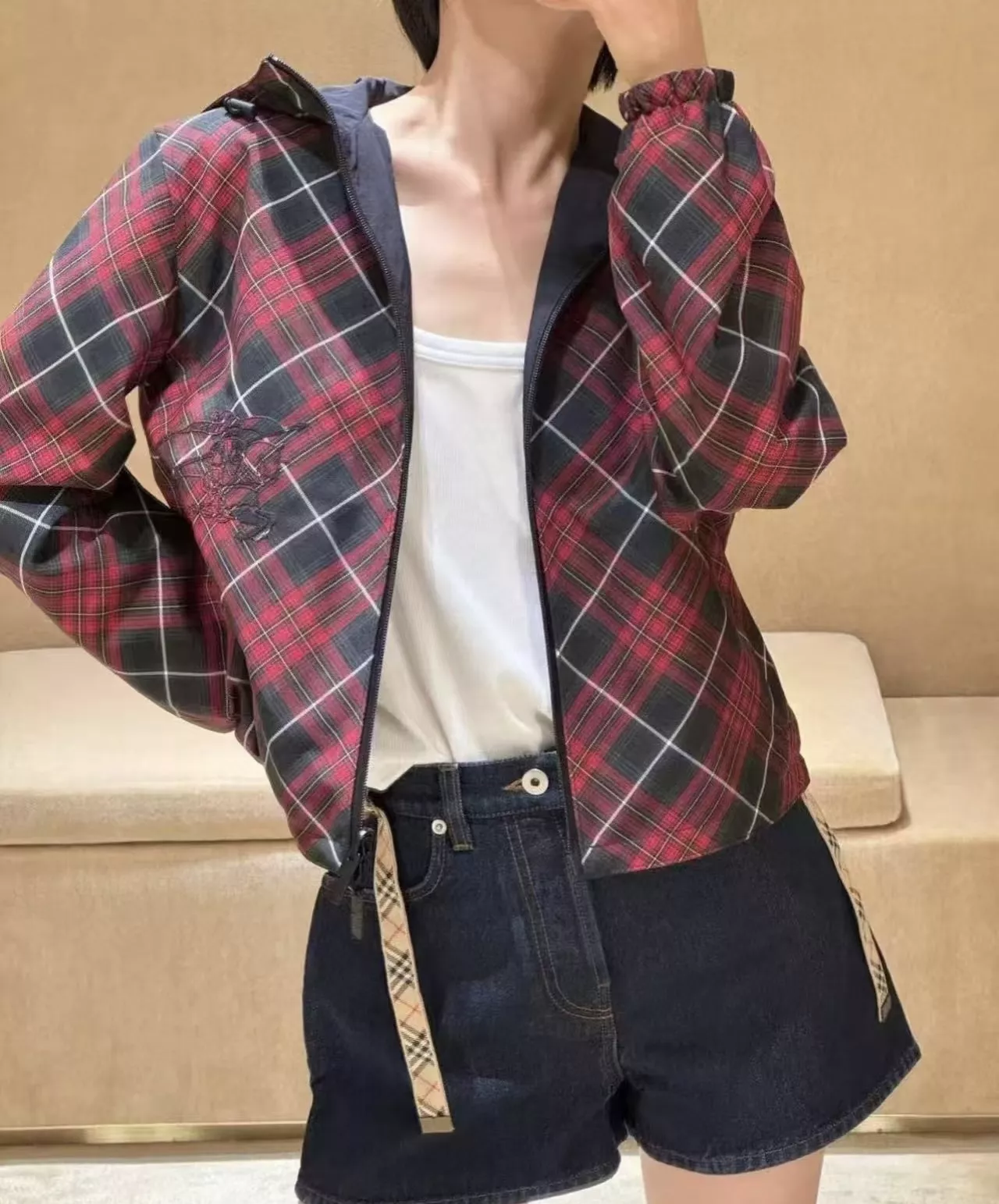 버버리 양면 후드 아우터 상세 이미지 28