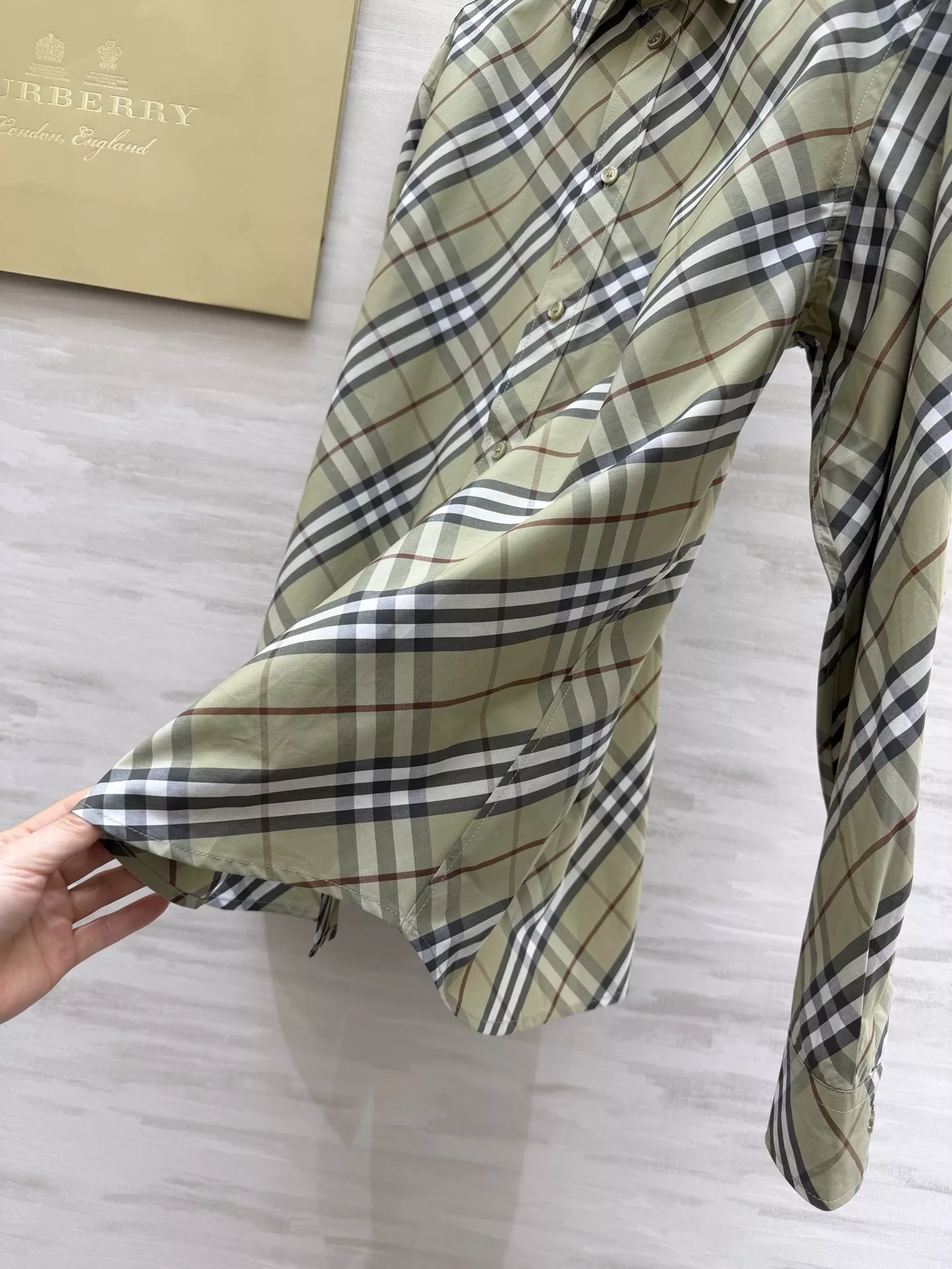 버버리 클래식 체크 긴소매 셔츠 상세 이미지 6