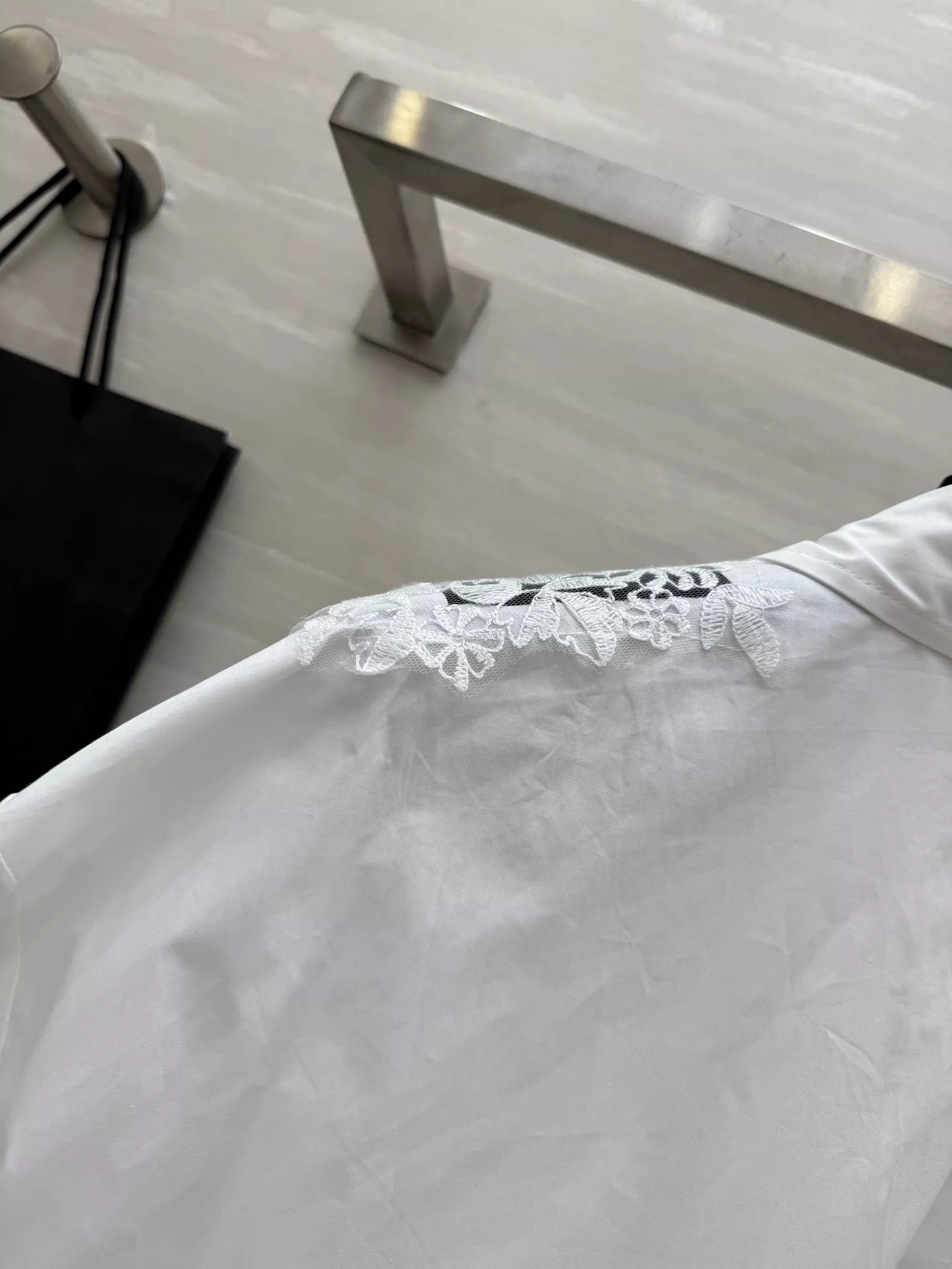 에르마노설비노 레이스 카라 크롭 셔츠 상세 이미지 9
