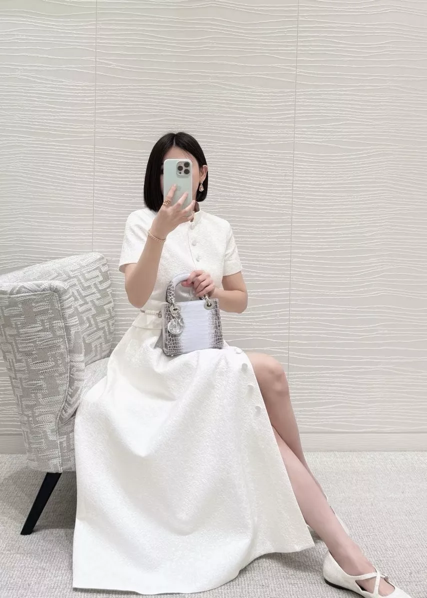 디올 화이트 자카드 반소매 원피스 상세 이미지 11