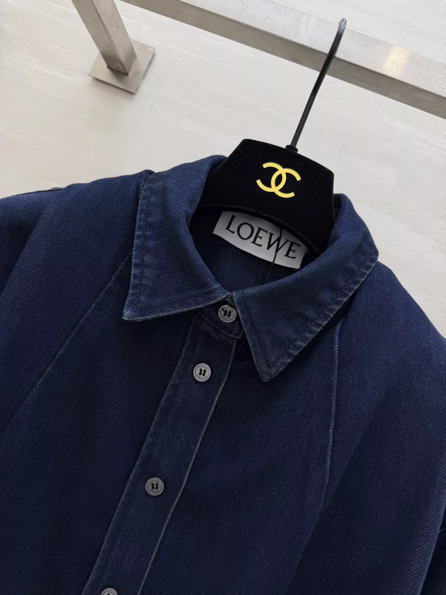 로에베 벌룬 실루엣 데님 셔츠 상세 이미지 2