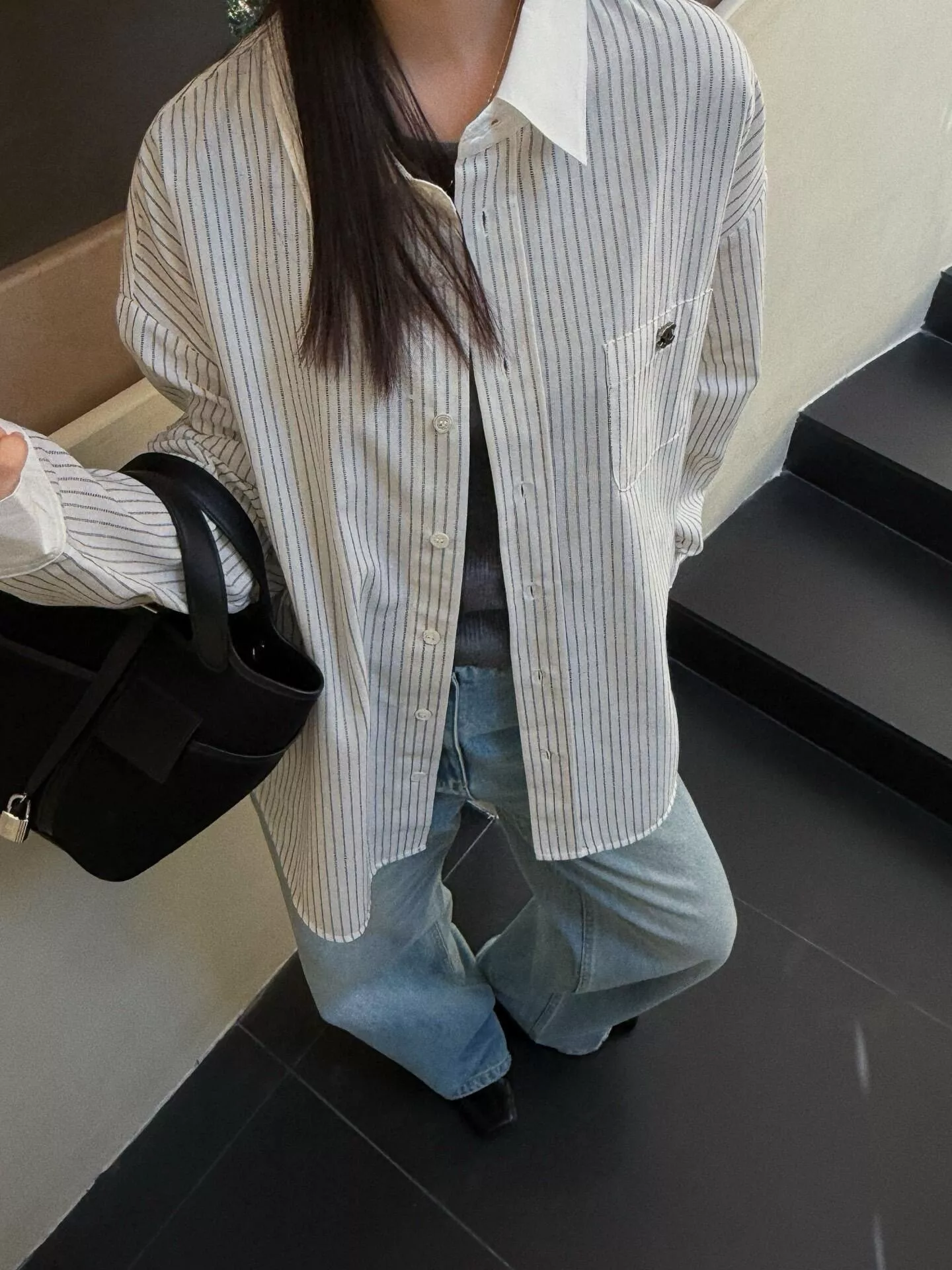 샤넬 스트라이프 배색 카라 셔츠 상세 이미지 10