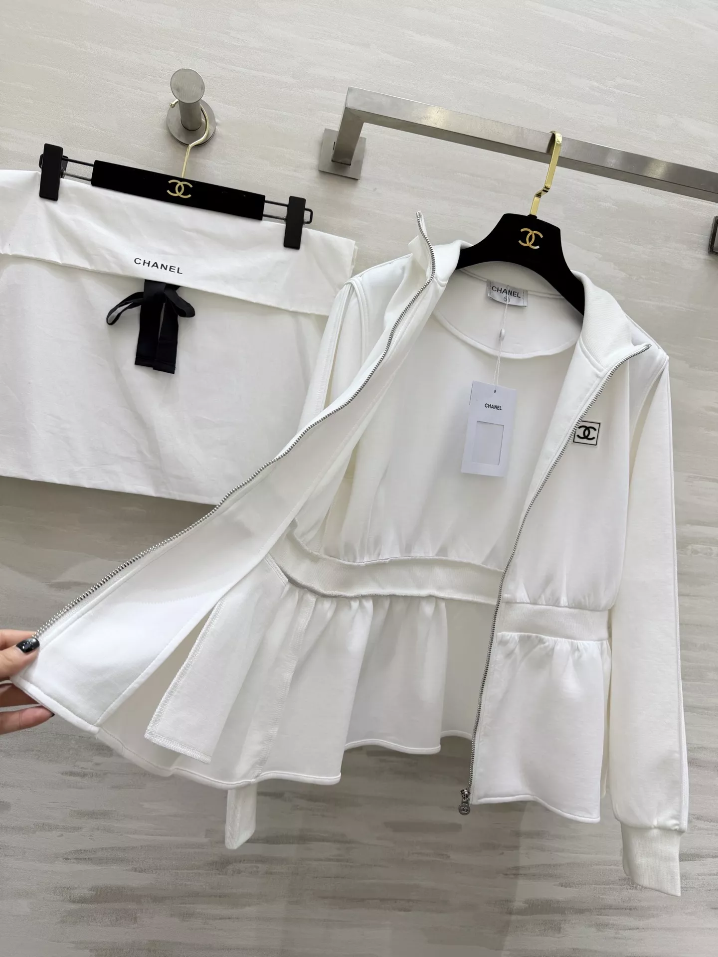 샤넬 스탠드 카라 허리 셔링 집업 재킷 상세 이미지 4
