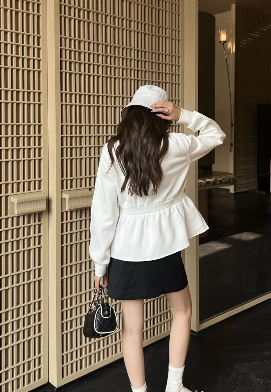 샤넬 스탠드 카라 허리 셔링 집업 재킷 상세 이미지 18