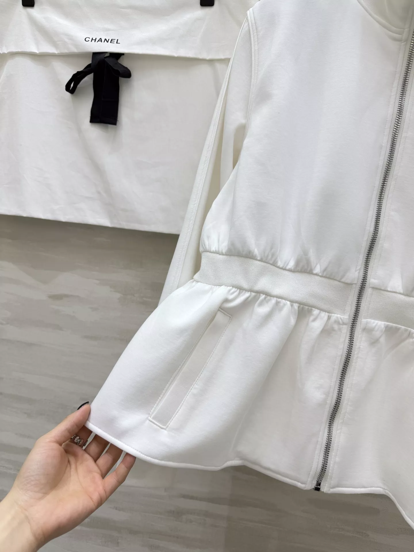 샤넬 스탠드 카라 허리 셔링 집업 재킷 상세 이미지 8