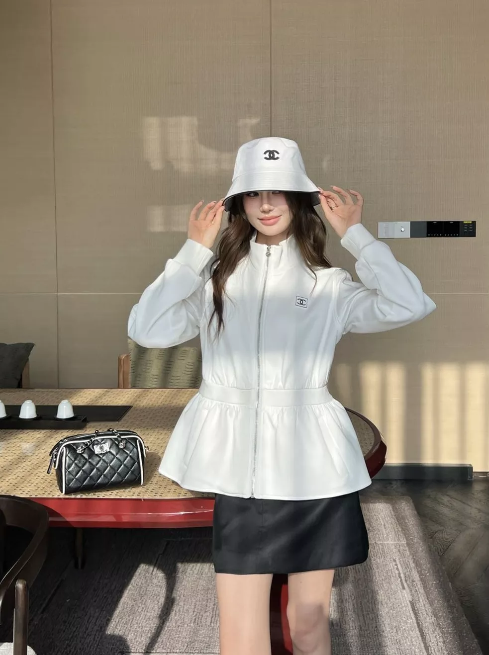 샤넬 스탠드 카라 허리 셔링 집업 재킷 상세 이미지 10