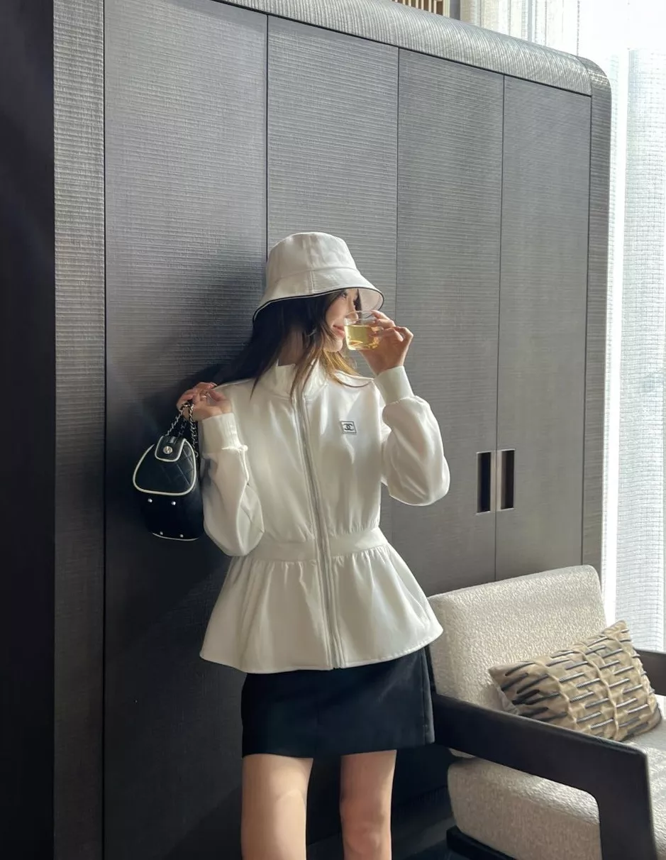 샤넬 스탠드 카라 허리 셔링 집업 재킷 상세 이미지 17