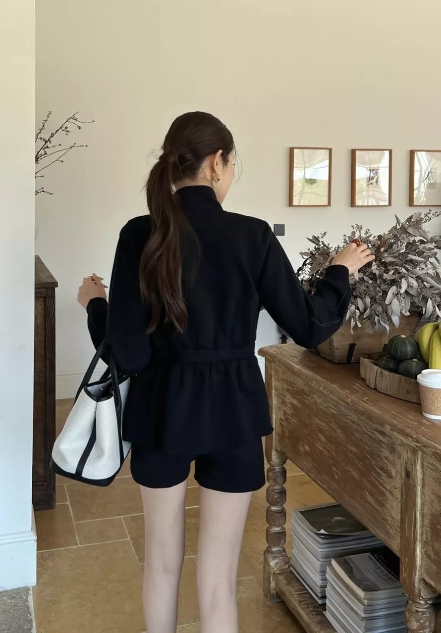 샤넬 스탠드 카라 허리 셔링 집업 재킷 상세 이미지 35