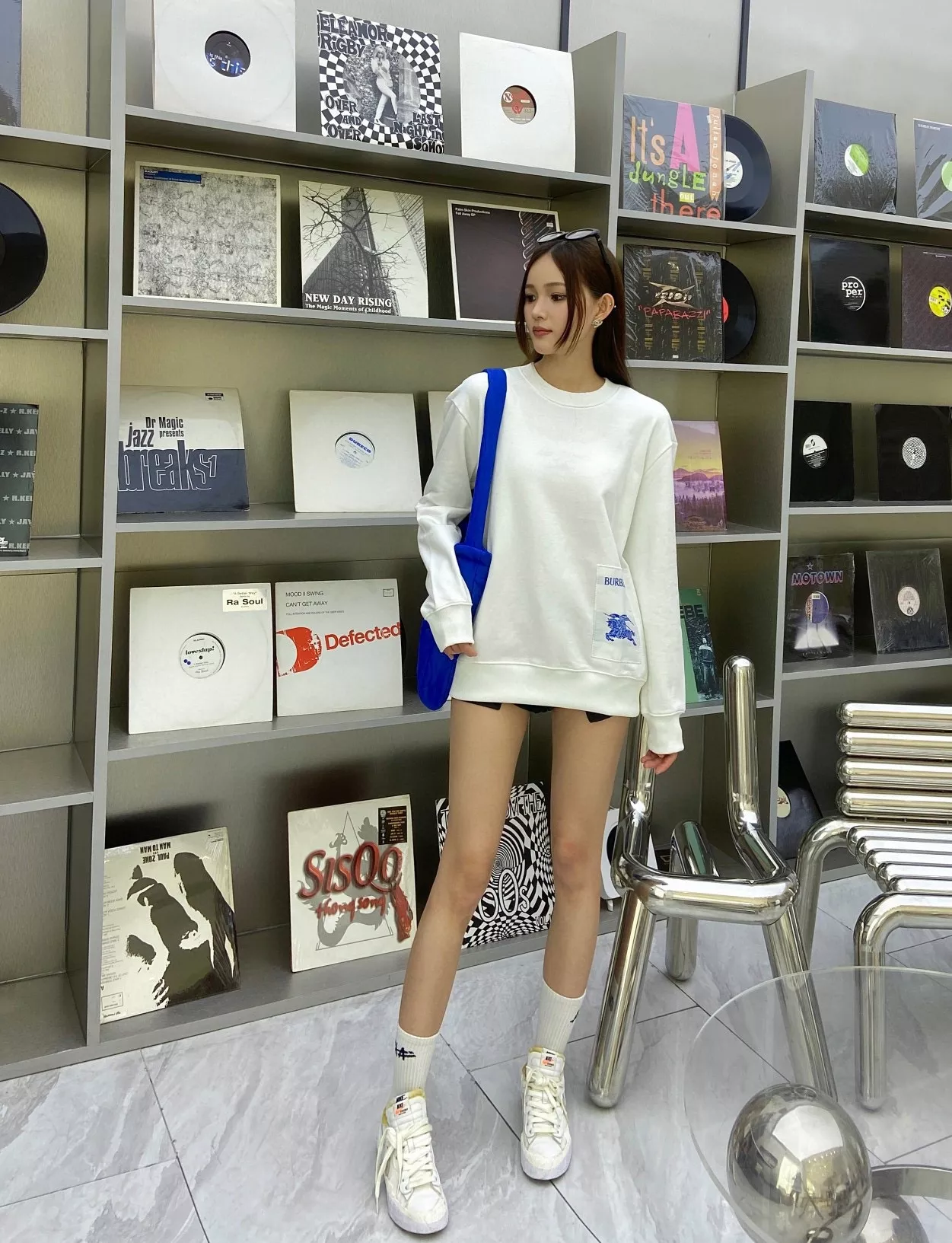 버버리 전마 패치 크루넥 스웨트셔츠 상세 이미지 11