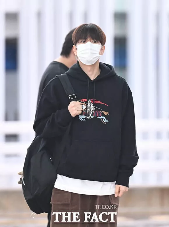 버버리 컬러 전마 자수 후드 스웨트셔츠 상세 이미지 11