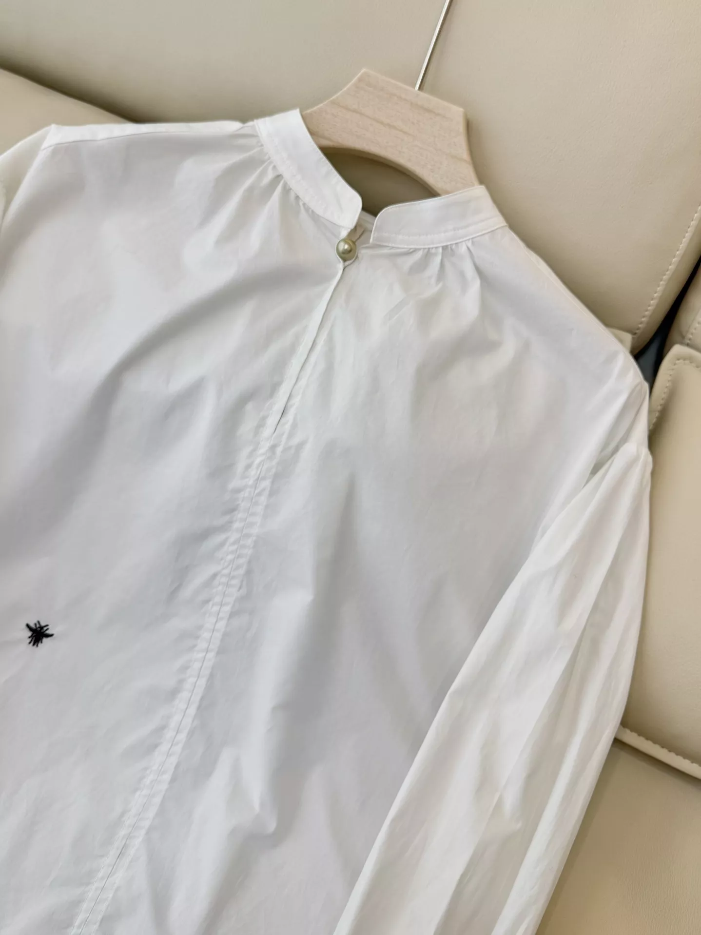 디올 진주 버튼 루즈핏 셔츠 상세 이미지 5