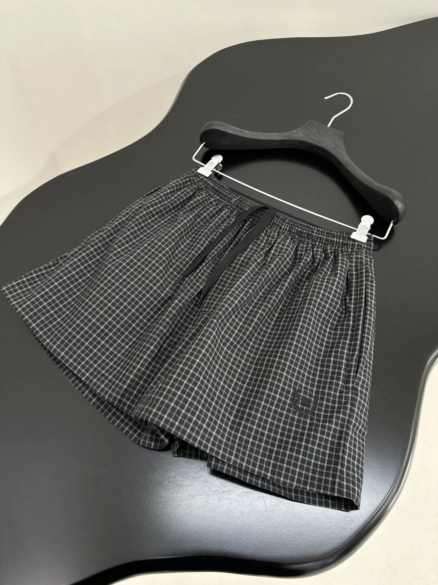 발렌시아가 로렐 클래식 체크 쇼츠 상세 이미지 5