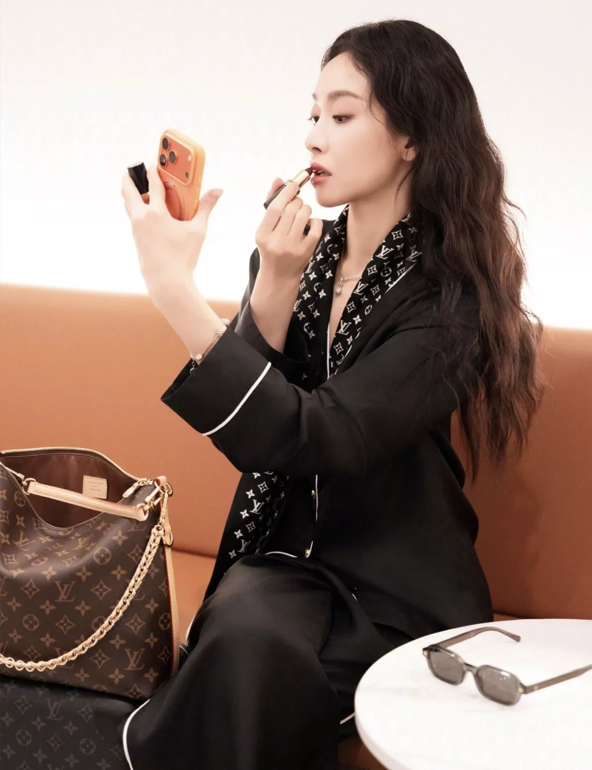 루이비통 모노그램 실크 파자마 스타일 세트 상세 이미지 38