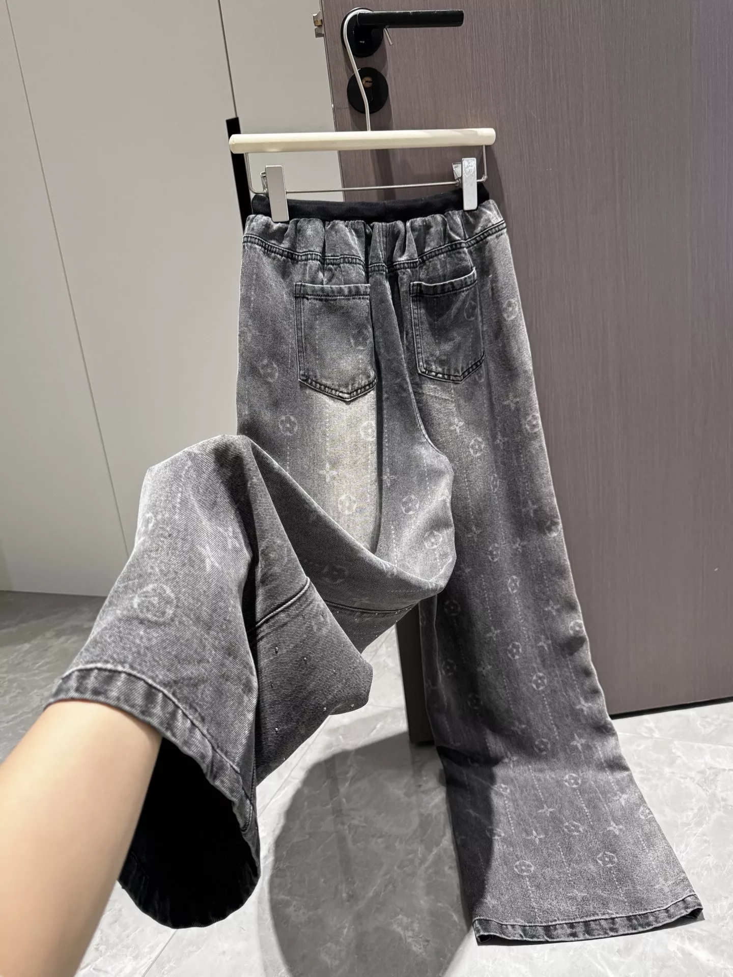 루이비통 그라데이션 핫픽스 와이드 데님 팬츠 상세 이미지 12