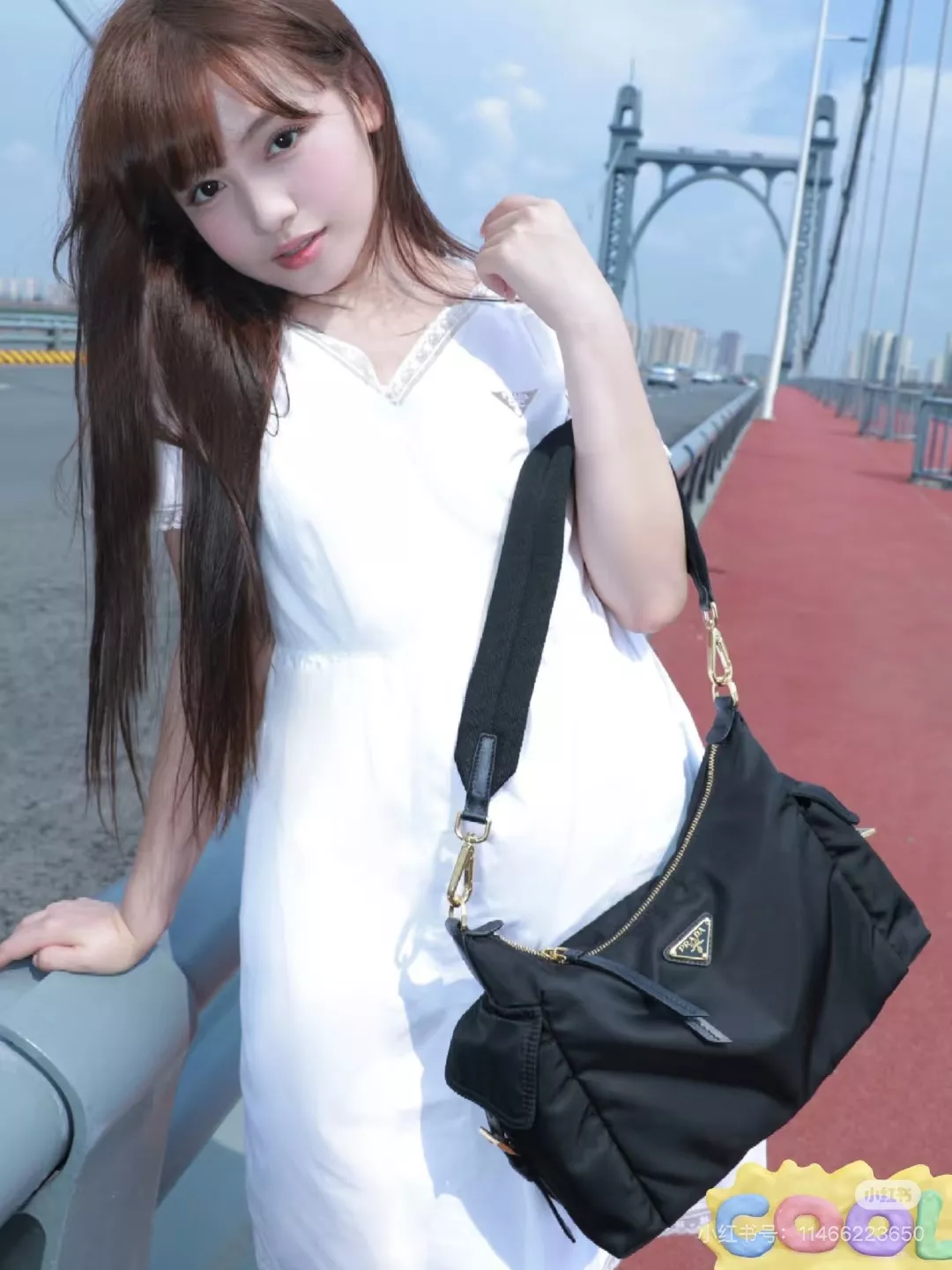 프라다 리나일론 포켓 숄더백 상세 이미지 11
