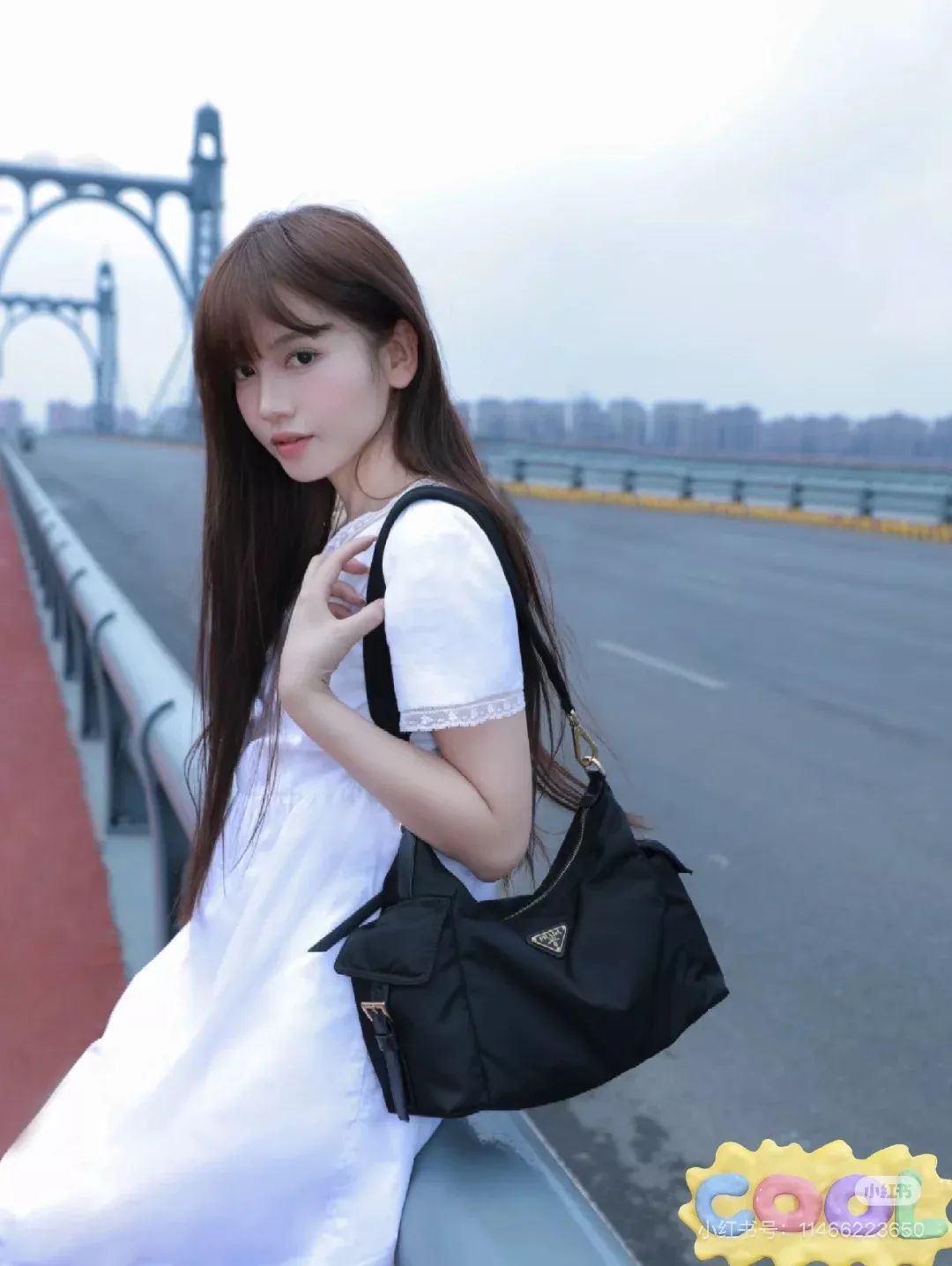 프라다 리나일론 포켓 숄더백 상세 이미지 13