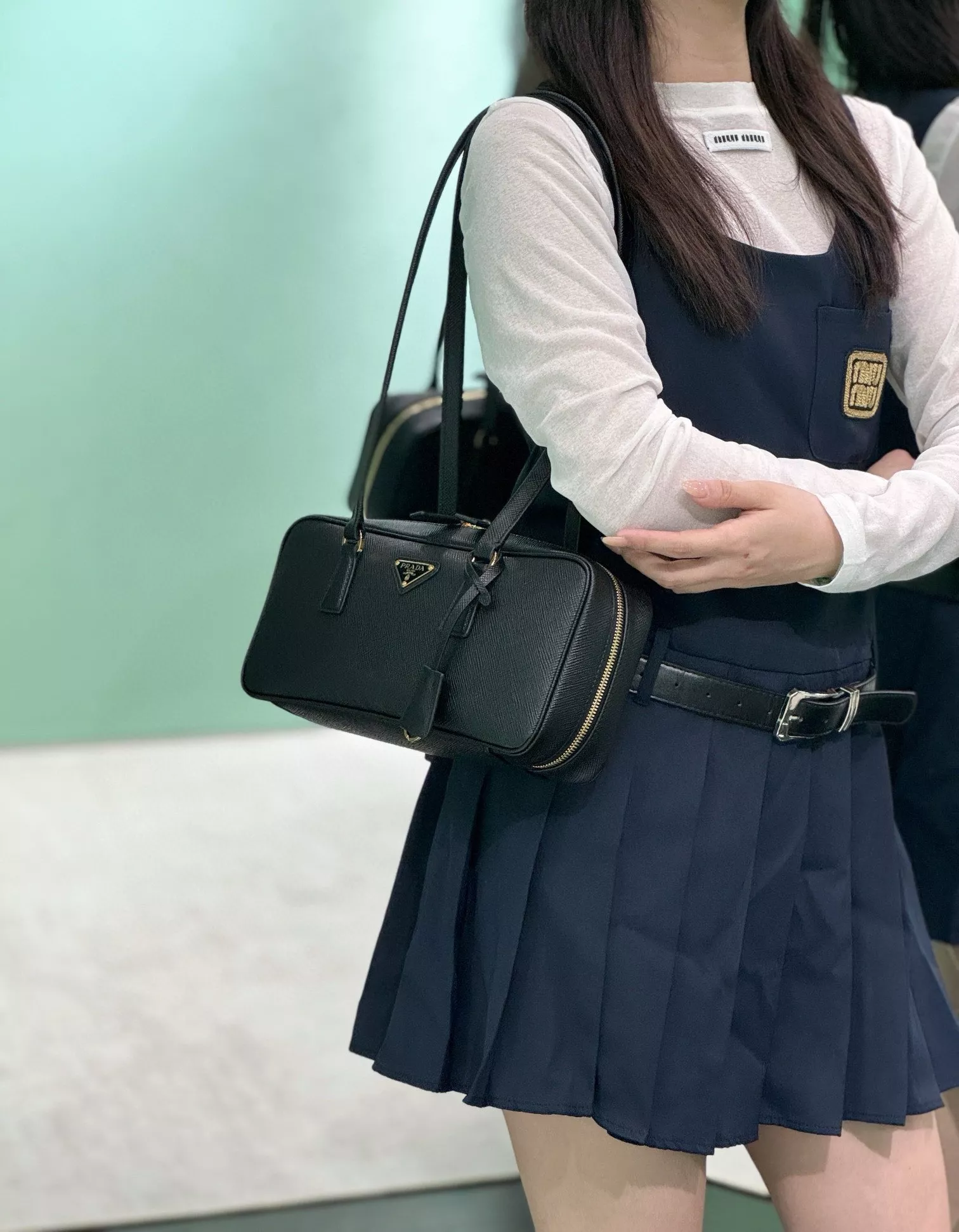 프라다 빈티지 무드 언더암 가방 상세 이미지 11