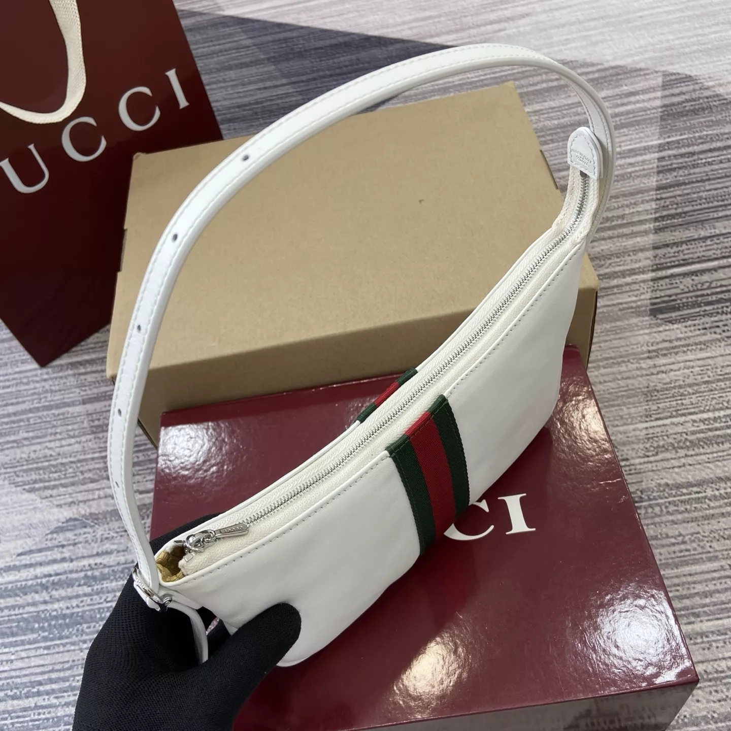 구찌 라 파밀리아 스트라이프 숄더백 상세 이미지 11