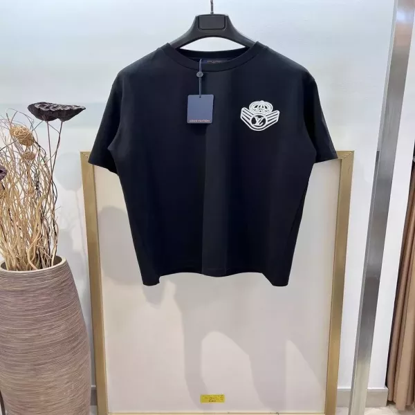 루이비통 입체 와펜 자수 코튼 반팔 티셔츠