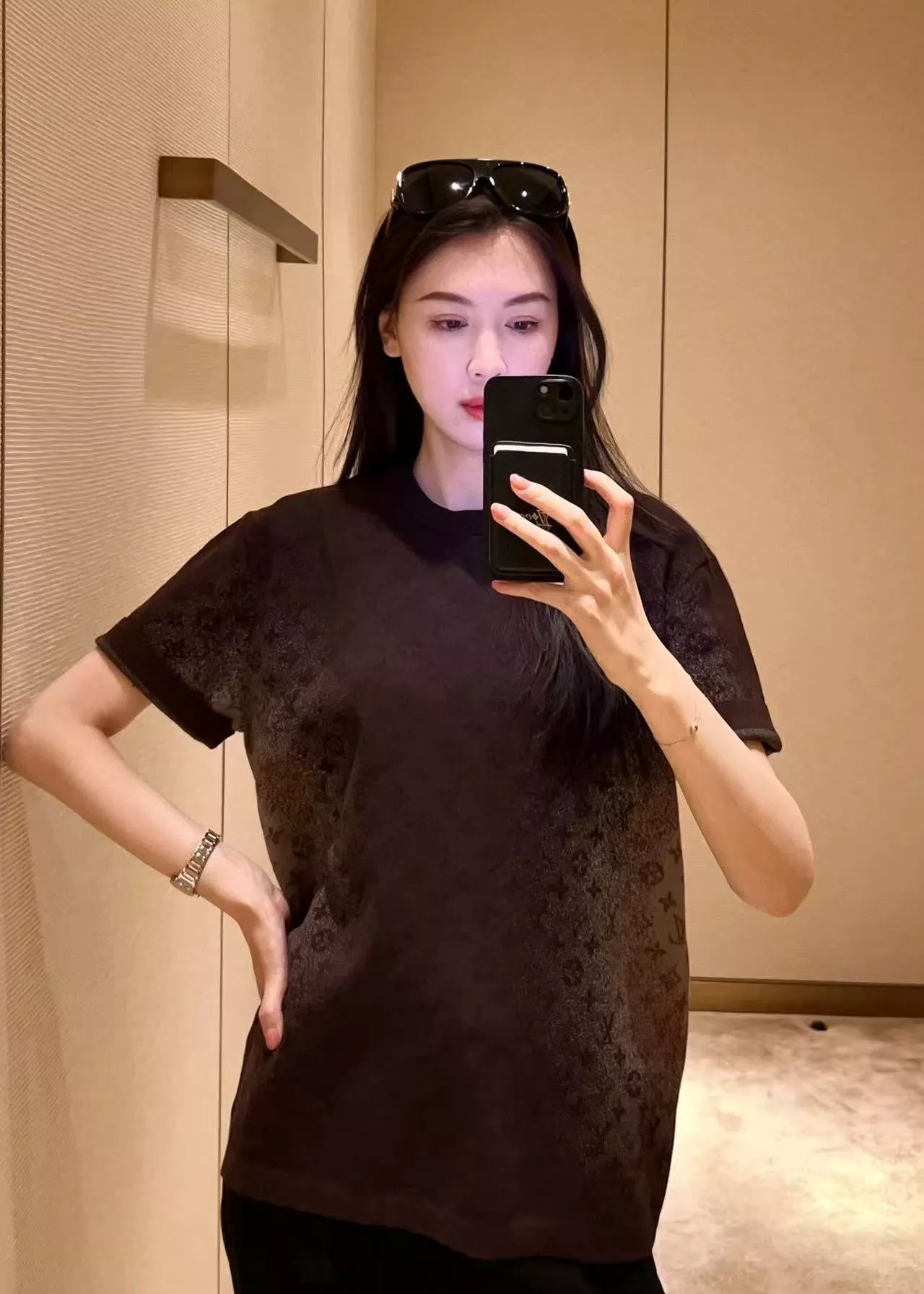 루이비통 모노그램 자카드 반소매 라운드 티셔츠 상세 이미지 15