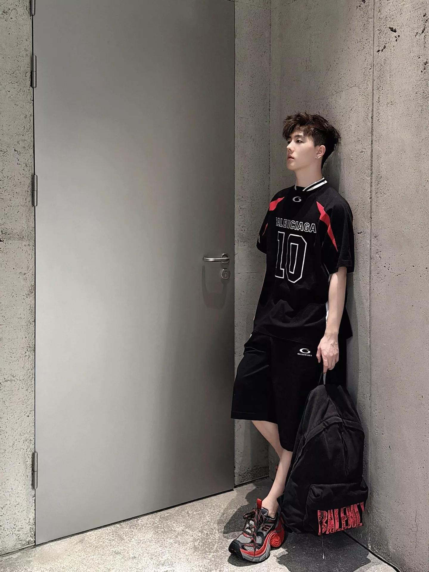 발렌시아가 엔비에이 콜라보 오버핏 운동 팬츠 상세 이미지 18