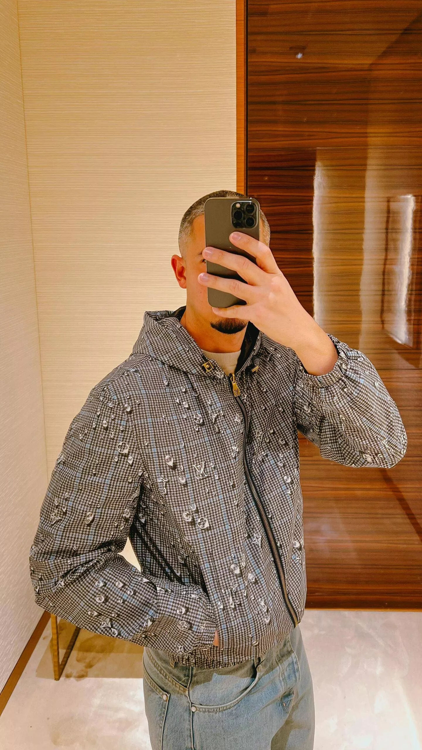 루이비통 모노그램 양면 후드 윈드 재킷 상세 이미지 23