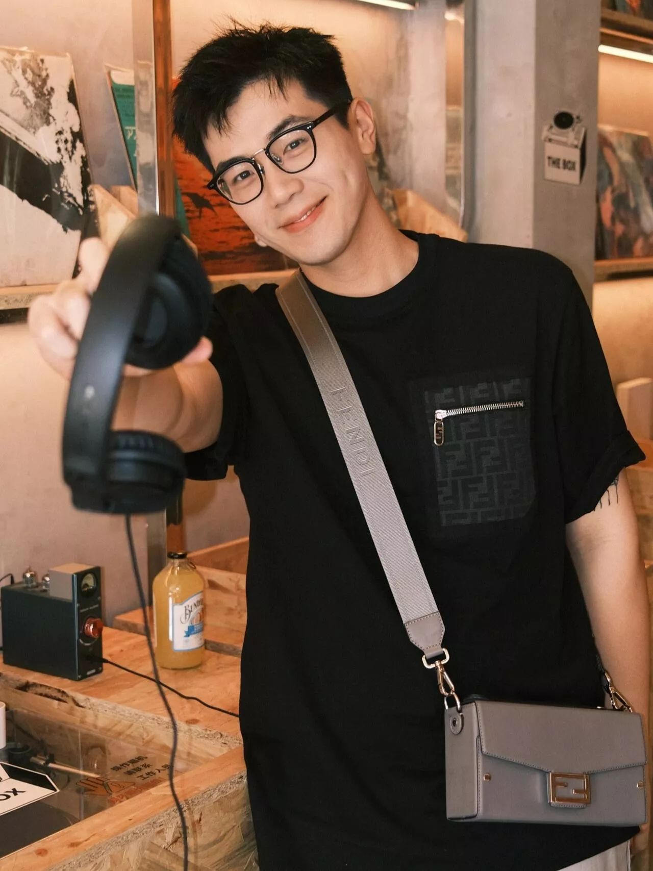 펜디 포켓 디테일 반소매 티셔츠 상세 이미지 35