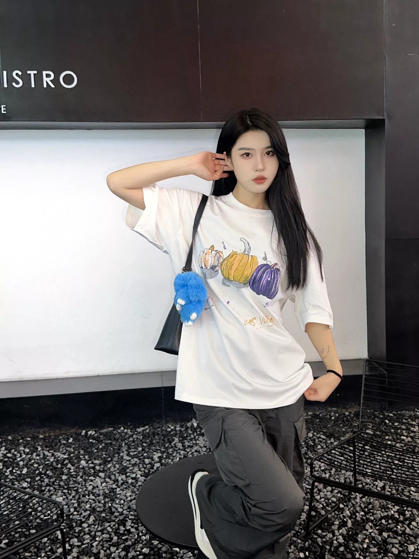 루이비통 그래피티 핸드페인팅 호박 프린트 반소매 상세 이미지 11