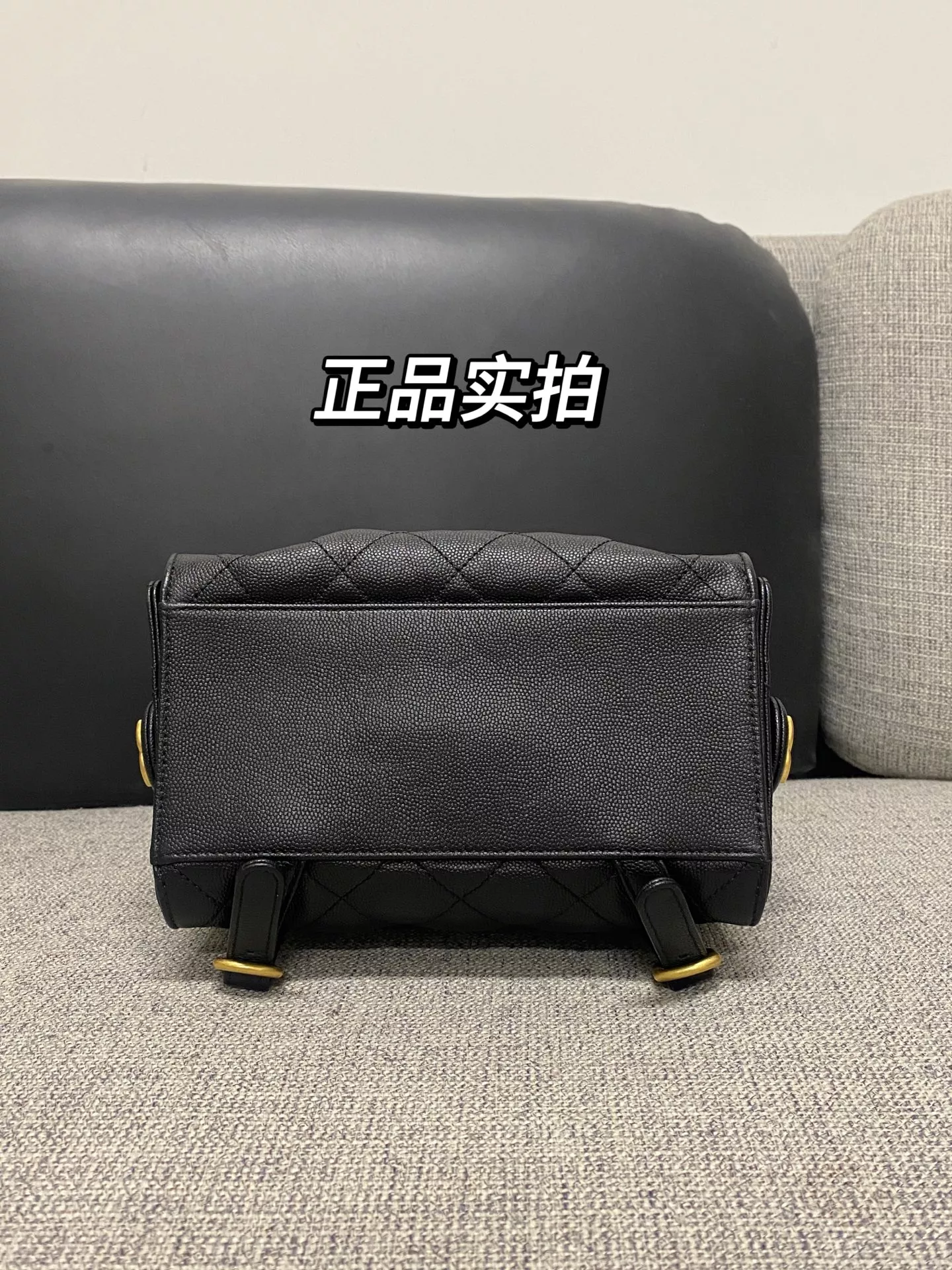 샤넬 퀼팅 체인 포인트 백팩 상세 이미지 15