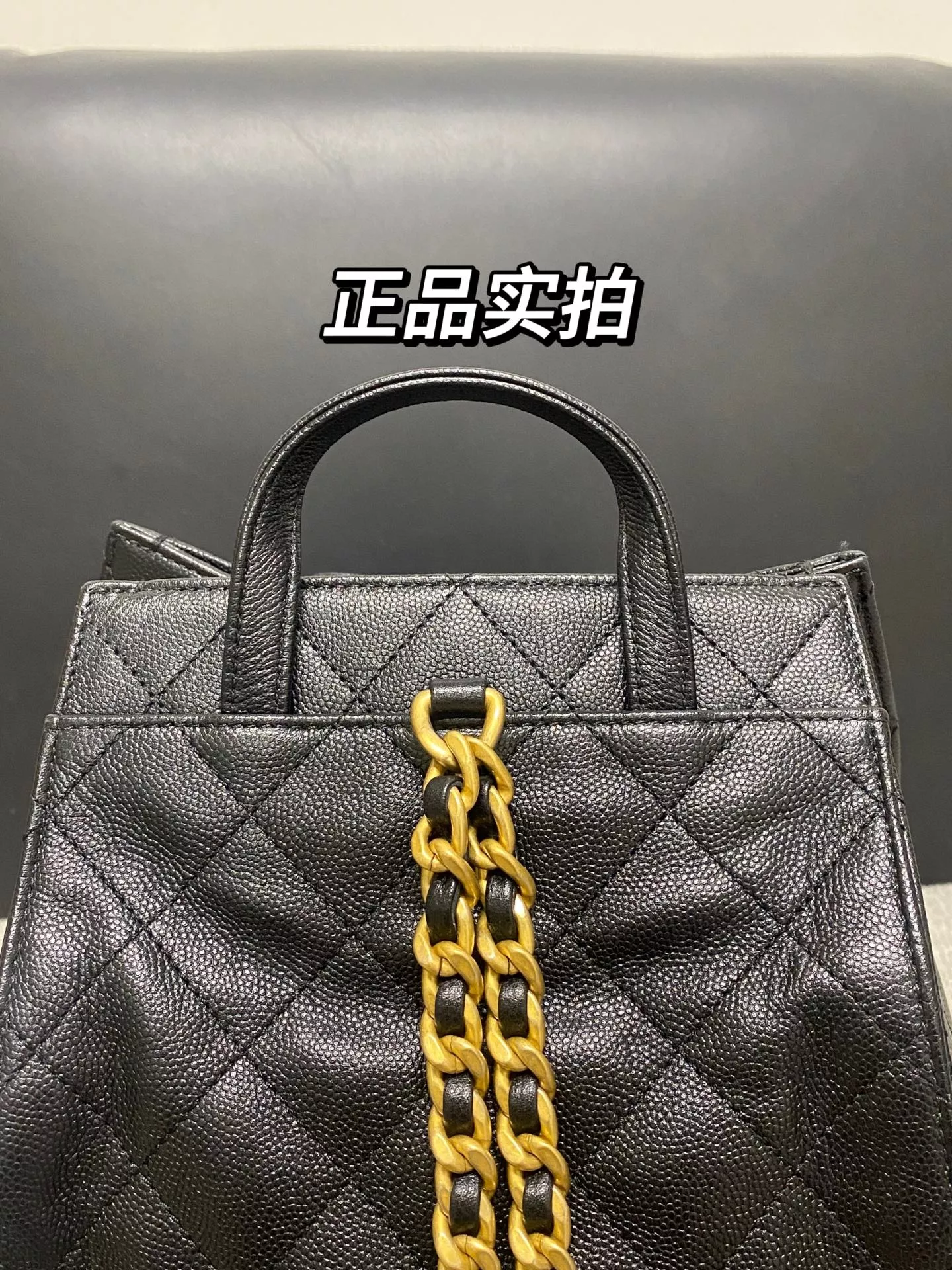 샤넬 퀼팅 체인 포인트 백팩 상세 이미지 16