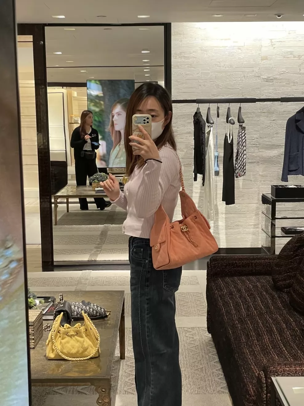 샤넬 스웨이드 핑크 체인 호보백 상세 이미지 15