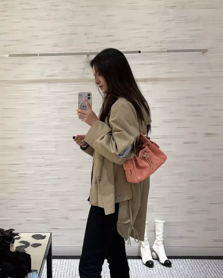 샤넬 스웨이드 핑크 체인 호보백 상세 이미지 11