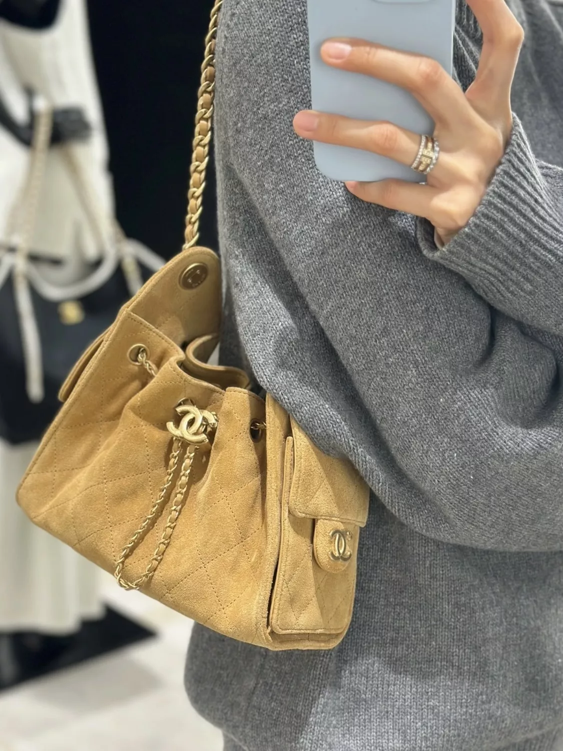 샤넬 스웨이드 체인 퀼팅 미니 백 상세 이미지 22