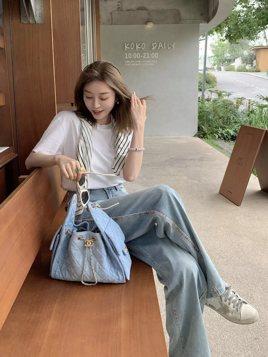 샤넬 데님 드로스트링 버킷 숄더백 상세 이미지 16