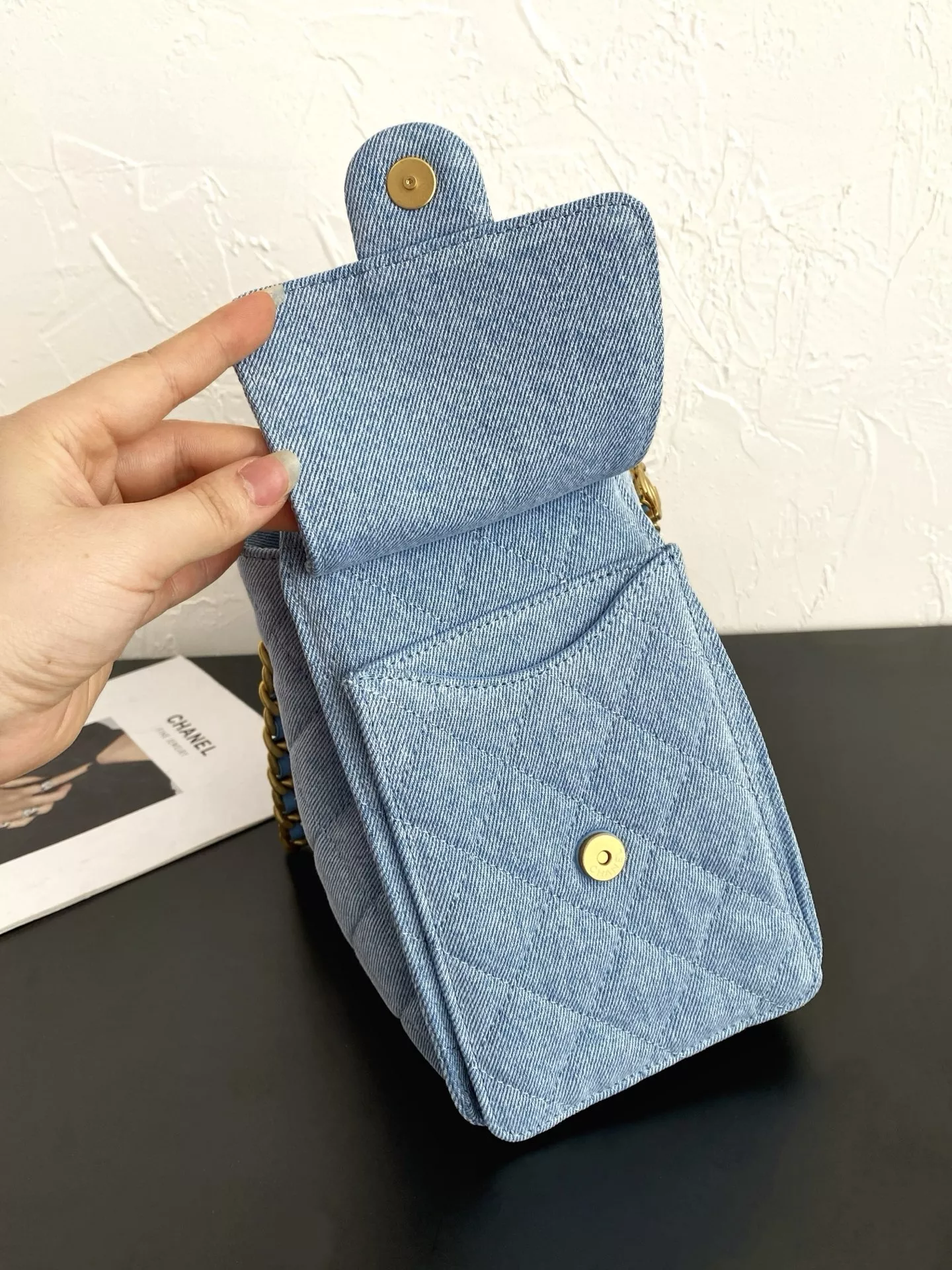 샤넬 데님 드로스트링 버킷 숄더백 상세 이미지 6